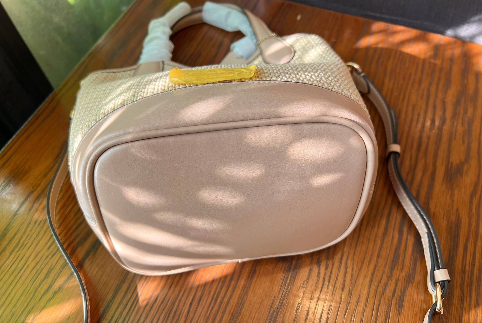 Coach Hanna Bucket Bag In Straw And Smooth Leather 7" กระเป๋าทรงถังงานทอน้ำหนักเบา จุของได้เยอะ เกรดท็อปออริ เกรดดีสุด สลับแท้ 1:1 ใช้ต่างประเทศได้