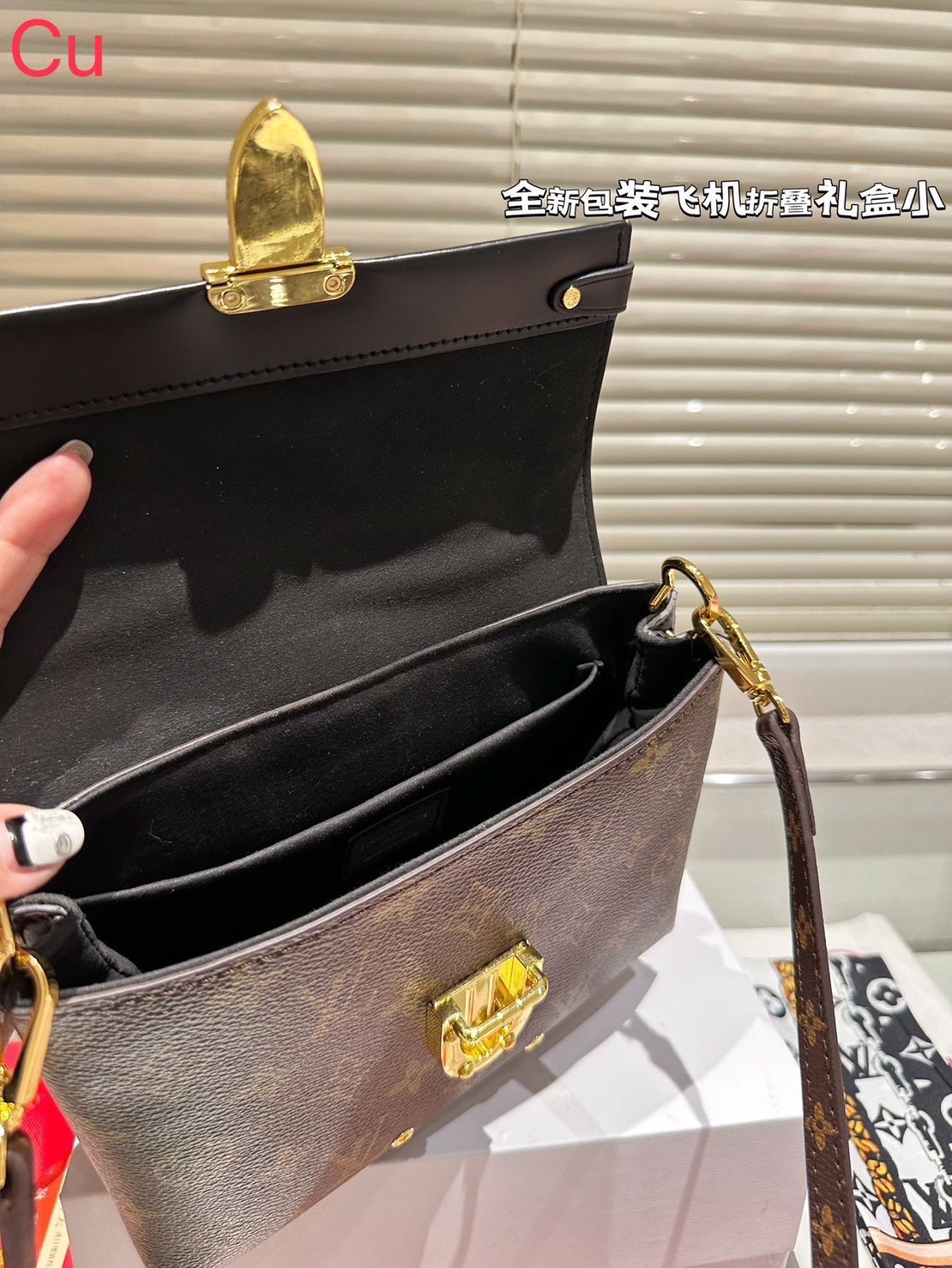 LV ONE HANDLE BAG / LV Bag พร้อมส่ง กระเป๋าถือ/สะพายดีไซน์เลิศ สวยหรู ไอเท็มอัพลุคอีกหนึ่ง รุ่นหายากโดดเด่นไม่ซ้ำใคร งานปั้มสวยเป๊ะปังตามรูป