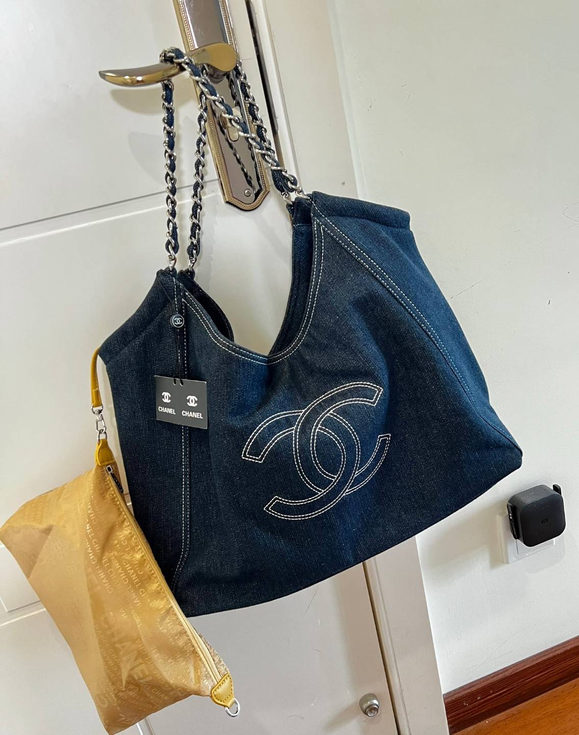 Chanel Blue Denim XL Coco Cabas Tote / CHANEL DENIM SHOULDER BAG กระเป๋าทรงช็อปปิ้งโท้ทใบใหญ่ เอาใจสาวๆสายแบกกันค่ะ กับรุ่นยีนส์ สุดวินเทจ 🧡 เกรดท็อปไฮเอน ใช้งานต่างประเทศได้