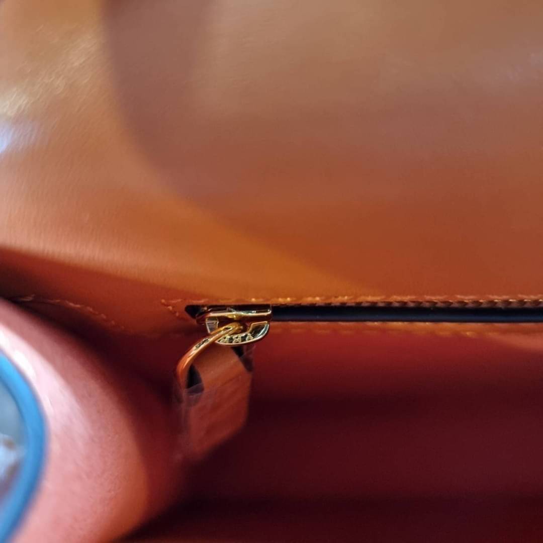 M.C.M MEDIUM PATRICIA SATCHEL IN VISETOS ไซส์กลางมาให้จับต้องแล้วจ้า!! รุ่นที่สาวๆต่างถามหา!! ต้องไอเท็มนี้เลย กระเป๋าถือ/สะพาย ทรงสวยหรู เหมาะกับทุกๆโอกาส ดีไซน์ออกมากึ่งเป็นทางการ แต่ใช้งานได้ทุกสไตล์ วัสดุหนังแคนวาสคุณภาพดีสลับหนังแท้ เปิด-ปิดด้วยตัวกด