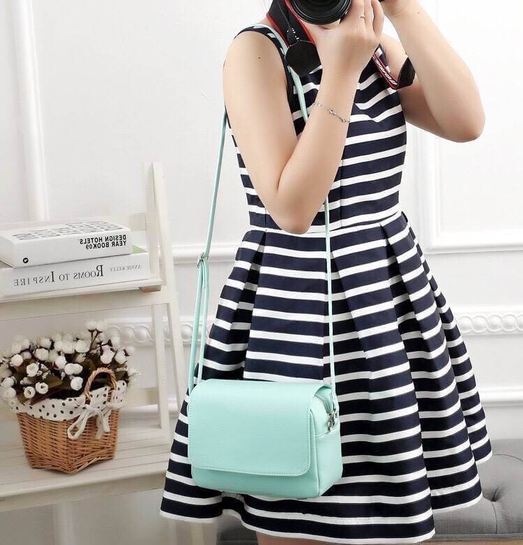 กระเป๋าสะพาย H&M รุ่น cross body bag มี 4 สี : ดำ , ชมพูนู๊ด , เหลือง , มิ้นท์