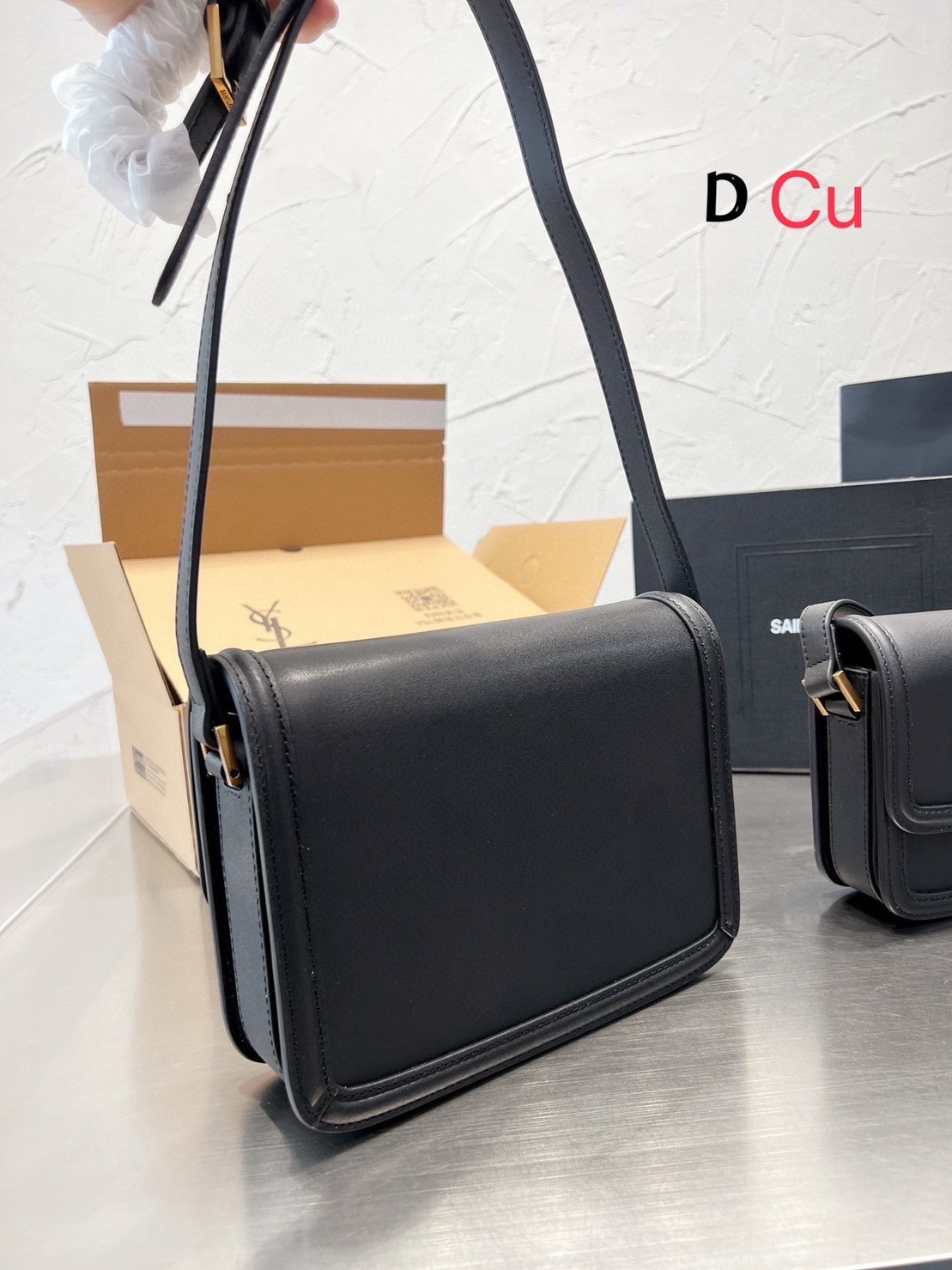 YSL Solferino Leather Crossbody Bag / YSL Solferino Bag พร้อมส่ง 3สี 3ไซส์ กระเป๋าสะพายรุ่นฮิตขายดี ทรงสวยคลาสสิค ใช้ได้บ่อยไม่มีเบื่อ ดีไซน์เรียบหรู ดูแพง **รอบนี้จัดราคาพิเศษสุดคุ้ม งานสวยเกินราคาค่ะ