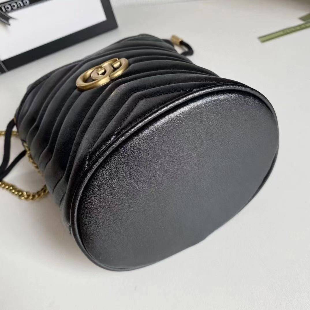 VIP 】Gucci GG Marmont mini bucket bag กระเป๋าสะพายข้าง Premiumgift วัสดุหนังแท้ ด้านในโล่ง มีช่องใส่บัตร3ช่อง ใส่กระเป๋าตังค์ ใส่โทรศัพท์ Iphone+ ได้ สายโซ่ยาว Crossbody ได้ ถอดสายได้ น้ำหนักเบา มาพร้อมถุงผ้าแบรนด์ ใบนี้คือที่สุด คุณหนูมากมาย ไม่ควรพลาดเล