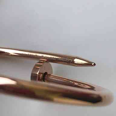 Cartier JUSTE UN CLOU BRACELET กำไลข้อมือตะปู งานดีสุดเกรดออริจินิล วัสดุคุณภาพดี ไม่ลอกไม่ดำ กล่องตามแบบ งานปั้มครบตามรูปเลยค่ะ