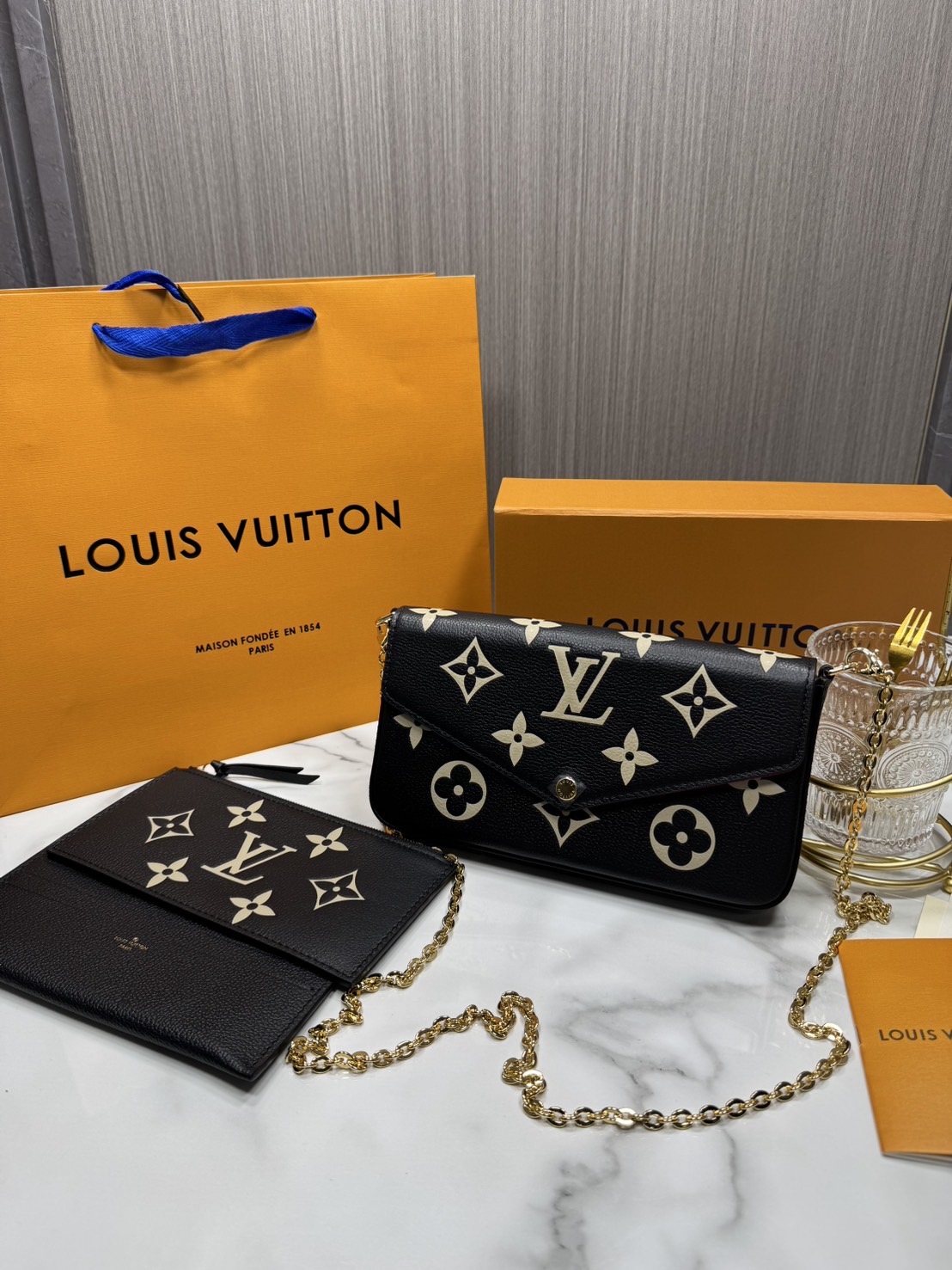 OP ORI หนังแท้ | LV Felicie Pochette bag in soft Monogram Empreinte leather กระเป๋าสะพายทรงพอชขนาดกะทัดรัด หนัง Monogram Empreinte เนื้อนุ่มประทับลาย Monogram สุดไอคอนิก