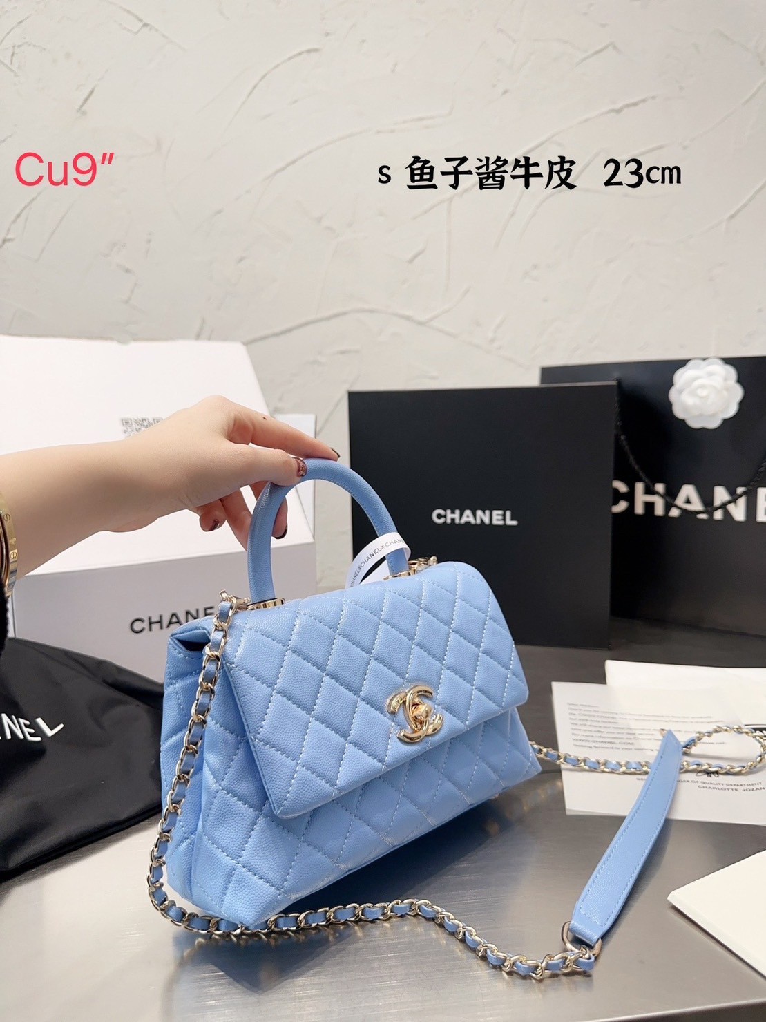 Chanel Coco Top Handle Bag 9" / Chanel Bag พร้อมส่ง กระเป๋าสะพายสุดคลาสสิค สวยหรูพร้อมมือจับในตัว งานหนังเรียบ อะไหล่ทองสวยมาก มาพร้อมกล่อง อปก ครบเซ็ท รอบนี้จัดราคาพิเศษสุดคุ้มค่ะ ใช้งานต่างประเทศได้ ภาพถ่ายจากงานขายจริง