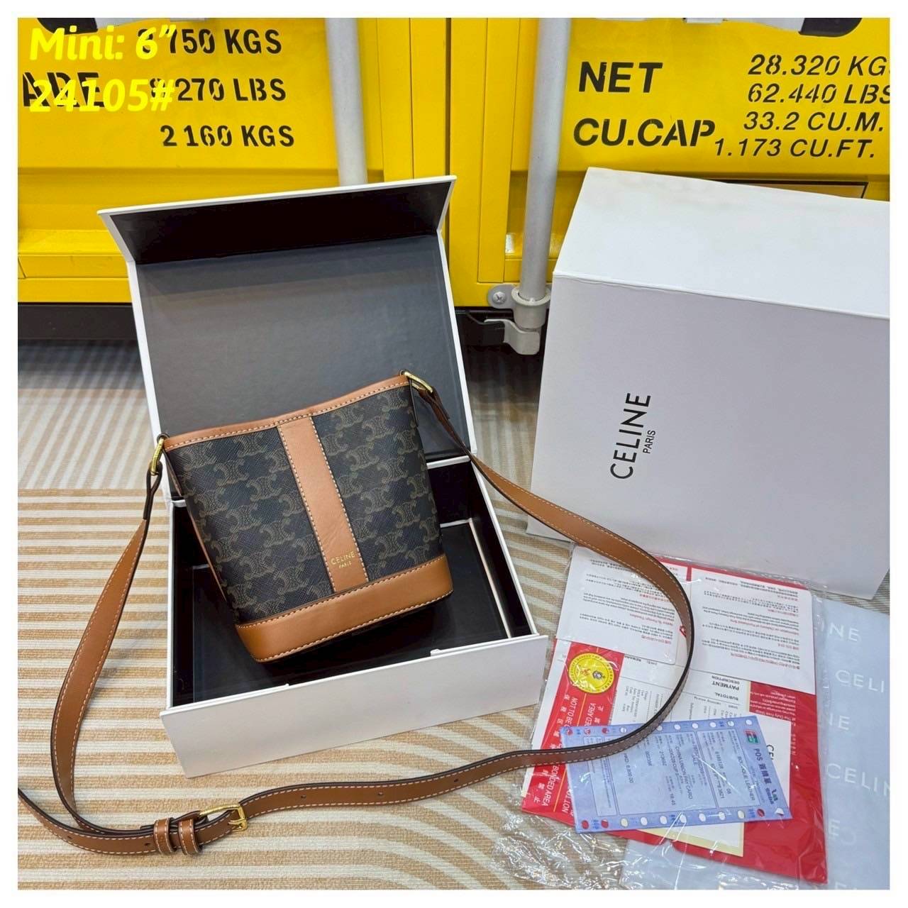 Celine bucket bag in Triomphe canvas and leather / Celine Tote Bag 6" 8" 9.5" กระเป๋าสะพายทรงบัคเก็ต โท้ทรุ่นแรกของแบรนด์ที่ได้รับความนิยมมากที่สุด ควรมีติดตู้ไว้เลย ดีไซน์สวยคลาสสิคไม่มีเอาท์