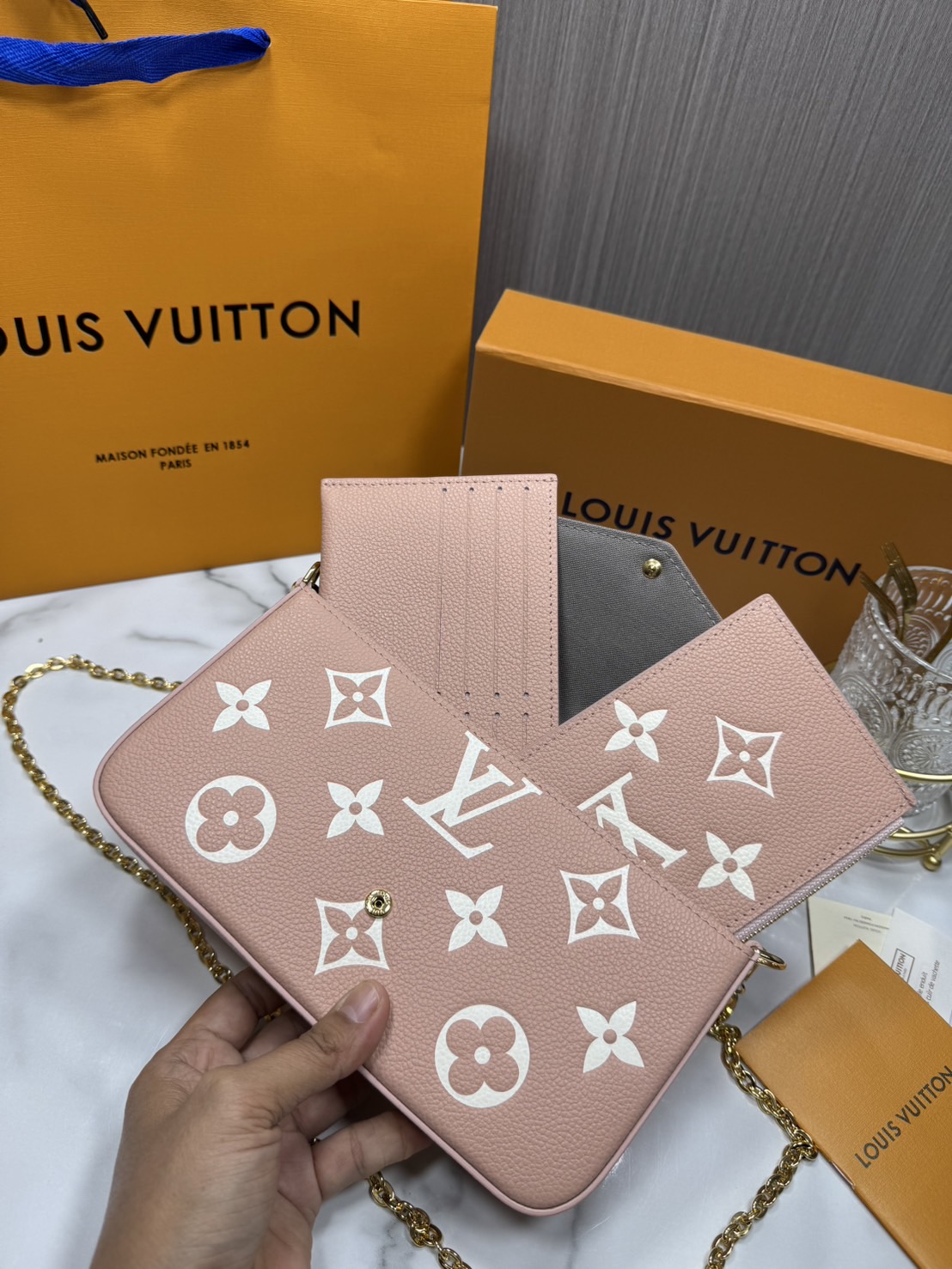 OP ORI หนังแท้ | LV Felicie Pochette bag in soft Monogram Empreinte leather กระเป๋าสะพายทรงพอชขนาดกะทัดรัด หนัง Monogram Empreinte เนื้อนุ่มประทับลาย Monogram สุดไอคอนิก