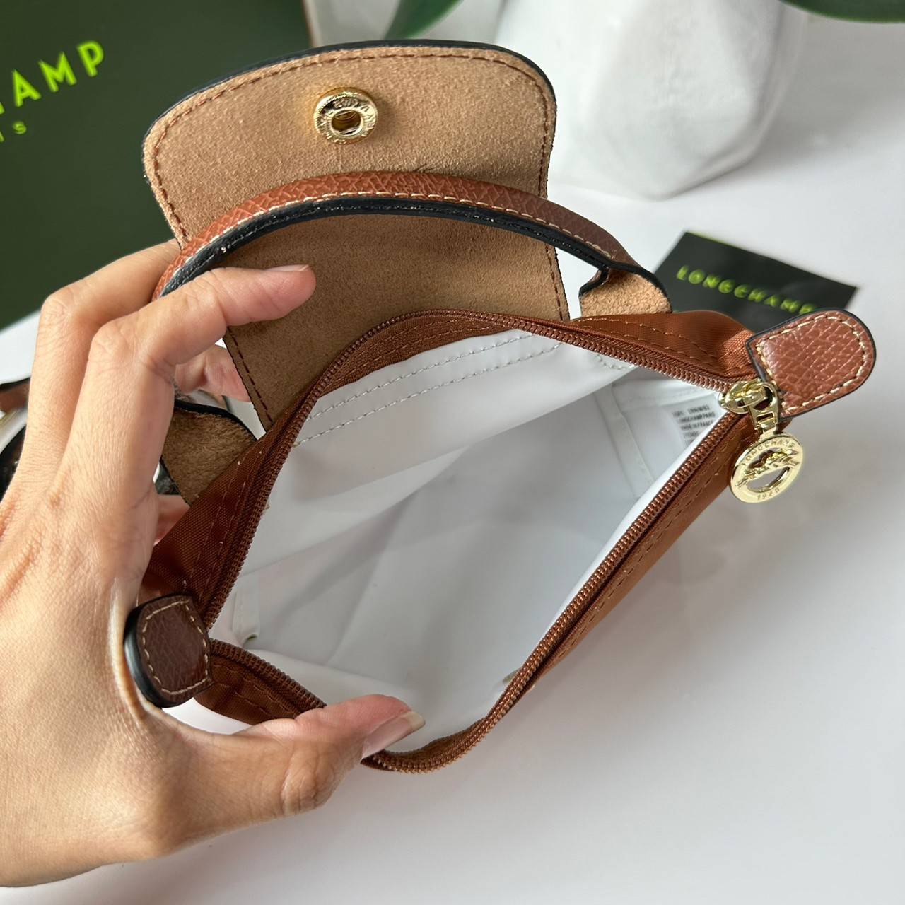 LONGCHAMP LE PLIAGE ORIGINAL Pouch with handle กระเป๋าใบเล็กขนาดกระทัดเหมาะกับใส่ของจำเป็นจุกจิก กันน้ำได้ พร้อมส่ง