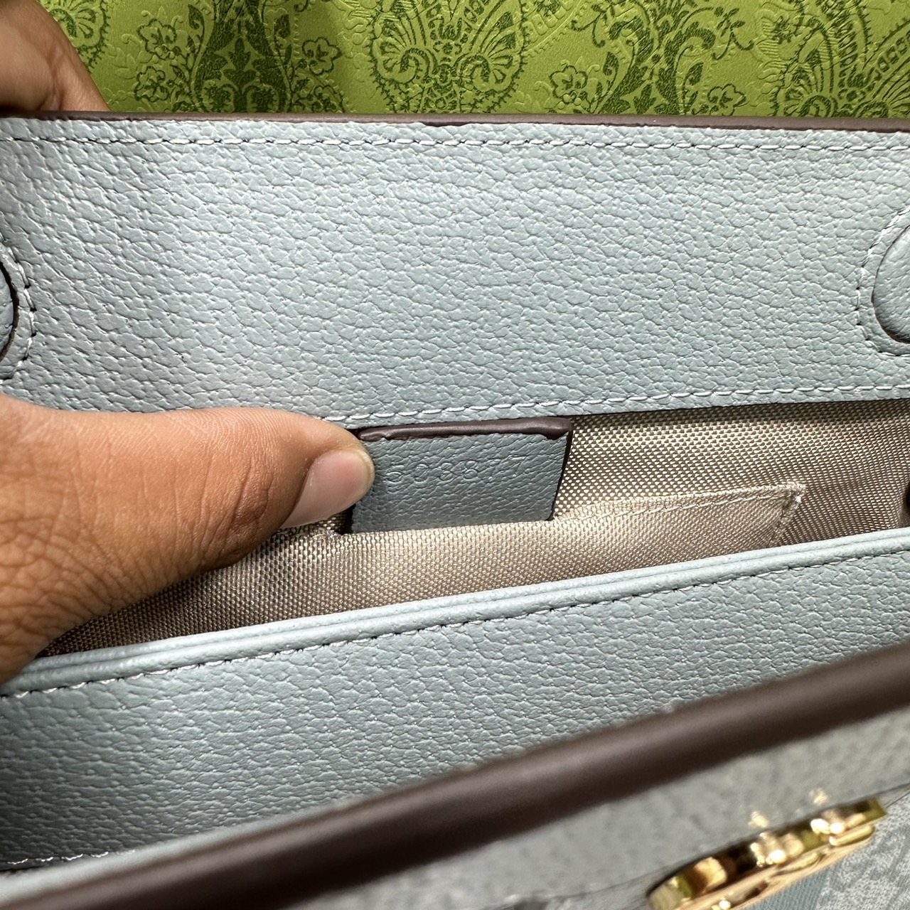 GUCCI Ophidia GG small shoulder bag Supreme Love Parade กระเป๋าสะพายทรงพอช สีใหม่พาสเทลสวหวานพร้อมสายโซ่สีทองหรูหรา