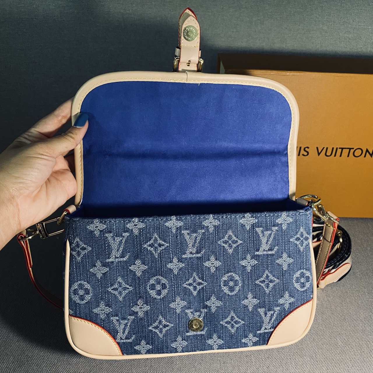 LV diane monogram denim bag กระเป๋ามัลติฟังก์ชั่นเดนิม ดีไซน์ใหม่สียีนส์สวยมีเสน่ห์ มาพร้อมสาย 2 แบบ สายหนังคล้องไหล่ได้ และสายสปอร์ตครอสบอดี้ได้