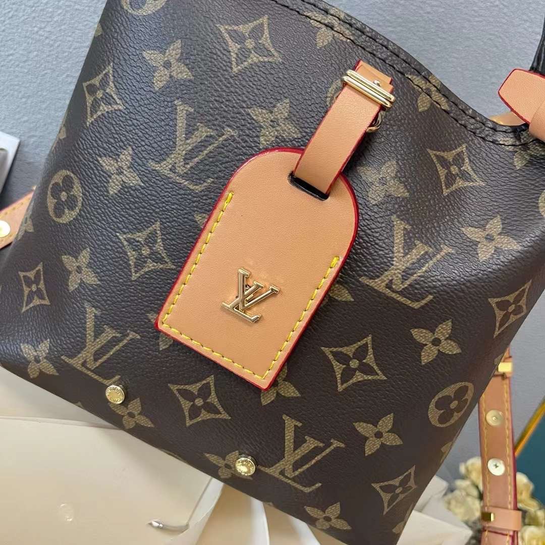 พร้อมส่ง 2 สี LV Atlantis BB Monogram Reverse กระเป๋าถือแคนวาสแต่งขอบหนังสีเข้มประดับเนมแท็ก LV เกรดออริ สลับแท้ 1:1 ใช้ต่างประเทศได้