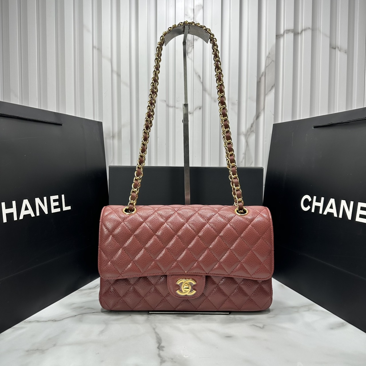 ORI หนังแท้ | ORI หนังแท้ | CHANEL Classic 25cm shoulder bag กระเป๋าสะพายรุ่นยอดนิยม หรูหราระดับตำนาน สวยงามเหนือกาลเวลา