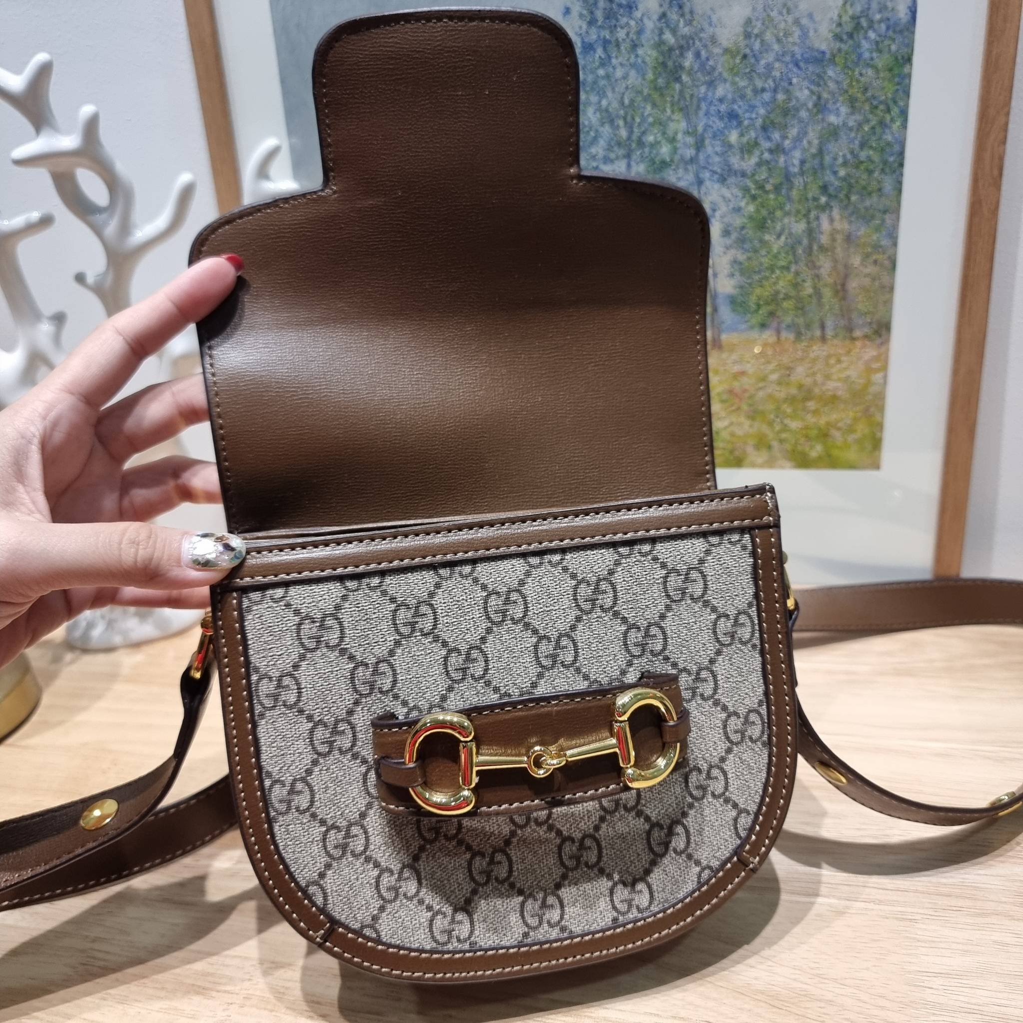 Gucci horsebit 1955 mini rounded bag / GUCCI BAG พร้อมส่ง 2 สี กระเป๋าสะพายไหล่/สะพายข้างทรงคลาสสิค มาในไซส์มินิ กะทัดรัด สวยอยู่ทรง **ล็อทราคาพิเศษสุดคุ้ม