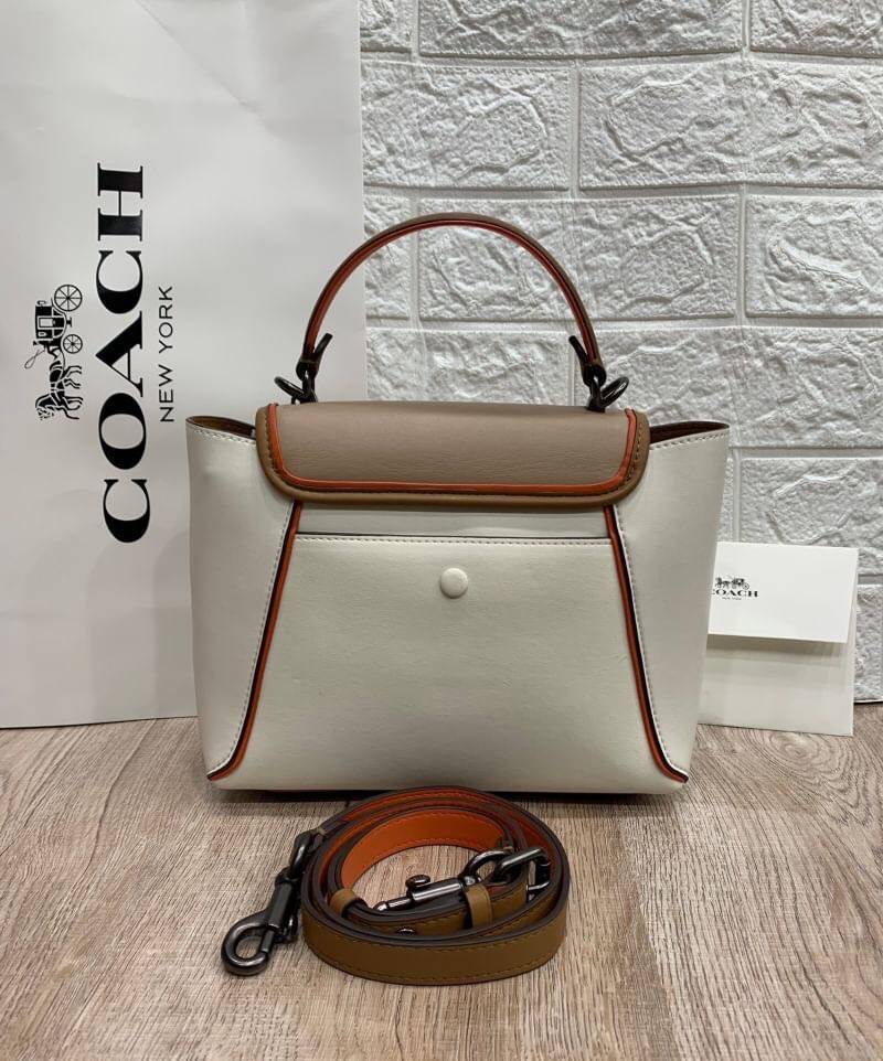 COACH COURIER CARRYALL 23 IN COLORBLOCK SIGNATURE CANVAS WITH SNAKESKIN DETAIL ((3791)) ห้ามพลาดทีเดียว สวยงามมากๆค่ะ!! กระเป๋าถือ//สะพายครอสบอดี้ร์ได้ วัสดุหนังแท้น้ำหนักเบาค่ะ รุ่นนี้โดดเด่นตรงลายของหนังผสมกันได้ลงตัวหรูมากๆ เปิดปิดกระเป๋าแบบกดล็อค ปากก