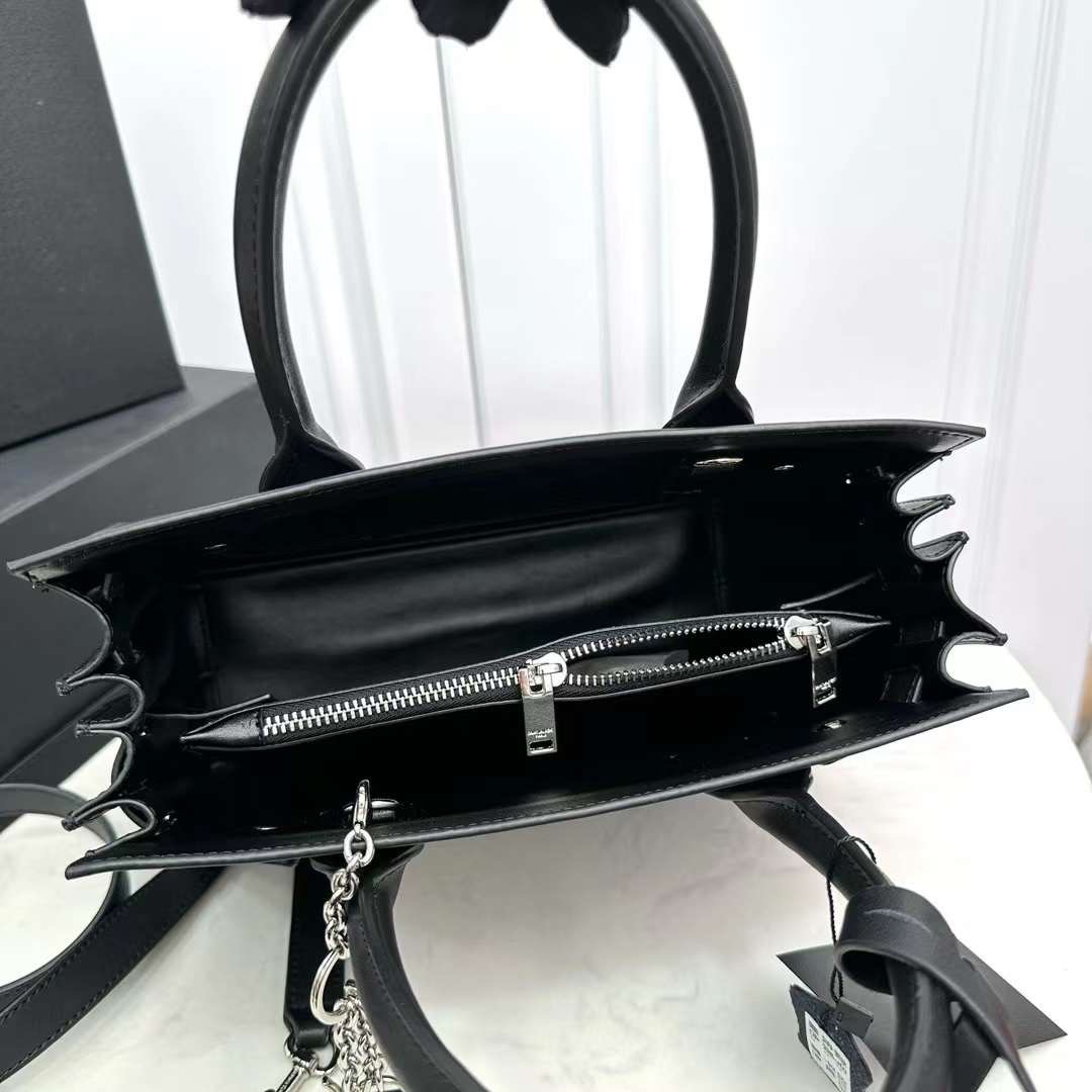 YSL TOTE BAG / SAC DE JOUR BABY IN SMOOTH LEATHER กระเป๋าสะพายทรงโท้ท จุของได้เยอะ เกรดออริ 1:1 เทียบแท้