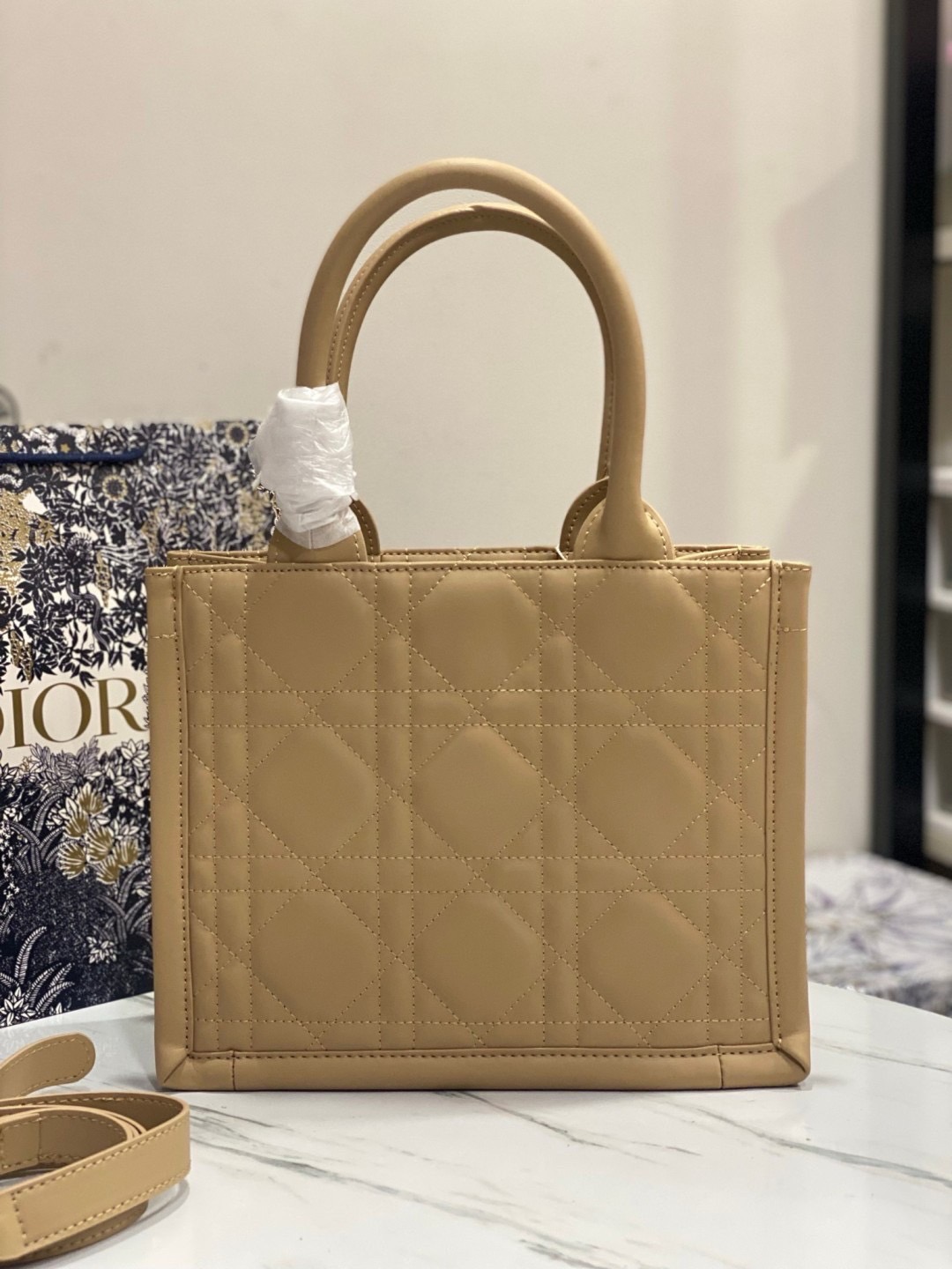 พร้อมส่ง 4 สี Small Dior Book Tote Macrocannage / DIOR TOTE BAG กระเป๋าทรงโท้ท เกรดออริ สลับแท้ 1:1 ใช้ต่างประเทศได้