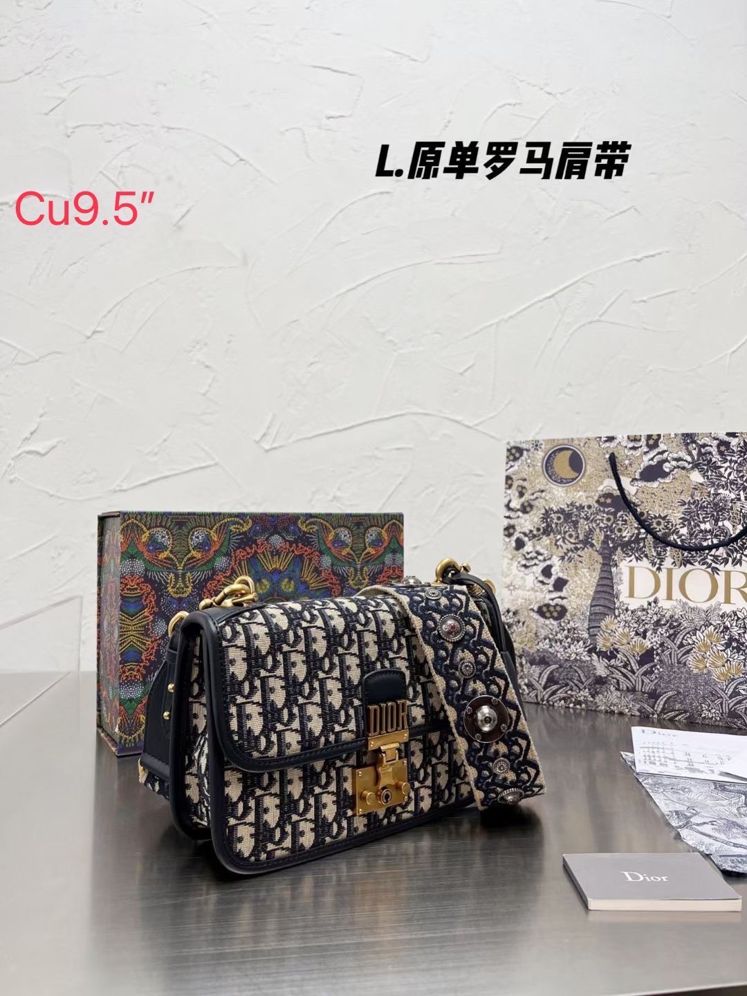 DIOR Oblique Dior Addict Flap Bag / Dioraddict Bag / DIOR BAG พร้อมส่ง กระเป๋าสะพายดีไซน์คลาสสิค สวยผู้ดี โดดเด่นด้วยโลโก้และอะไหล่ตัวล็อคสีทอง มาพร้อมสายสะพายสวยคุ้มมากค่ะ