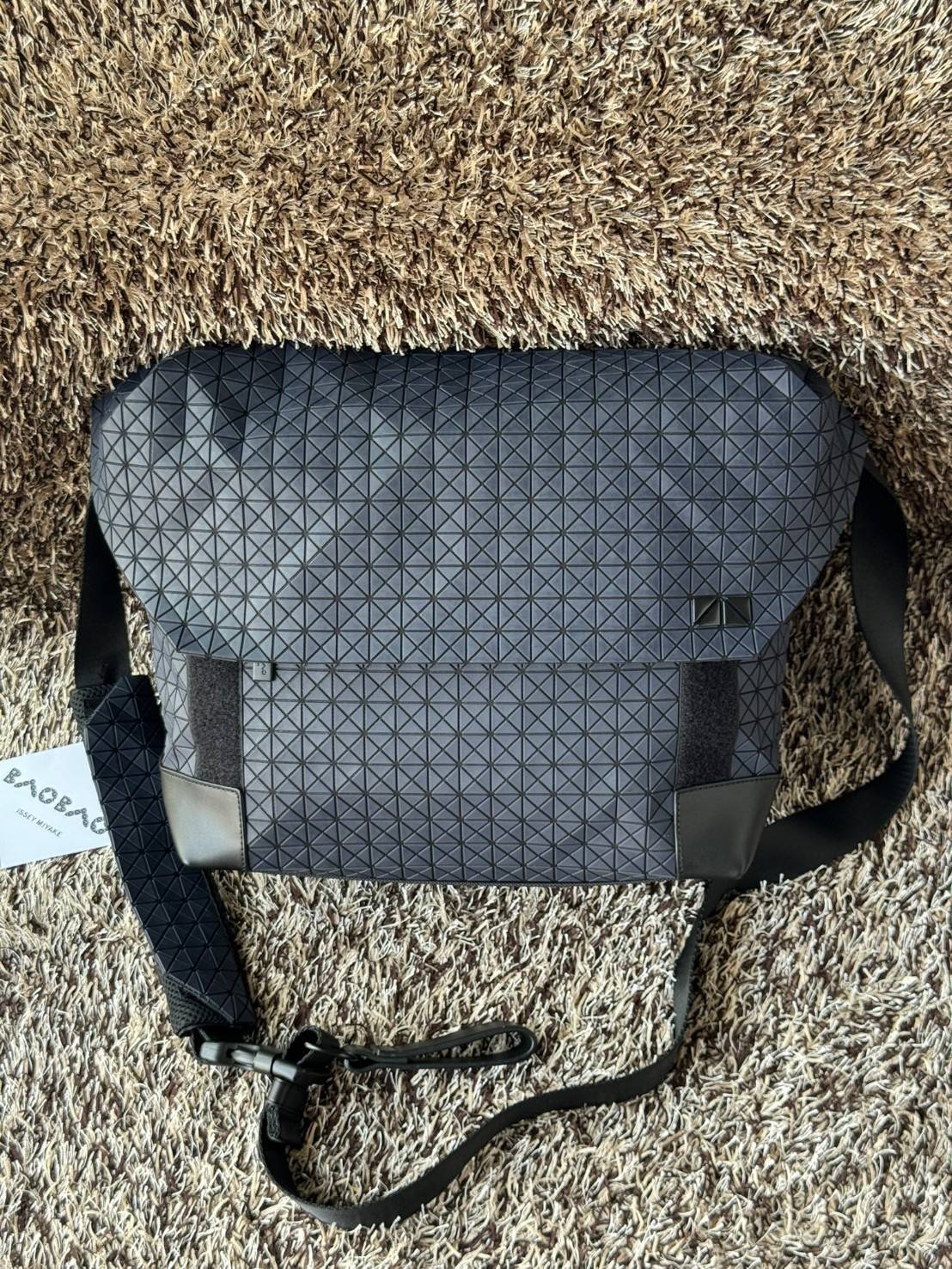 พร้อมส่ง 4 สี Baobao issey miyake Sling shoulder bag / Miyake geometric-panelled Laptop กระเป๋าสะพาย 🧡 เกรดออริจินอล 1:1 สลับแท้