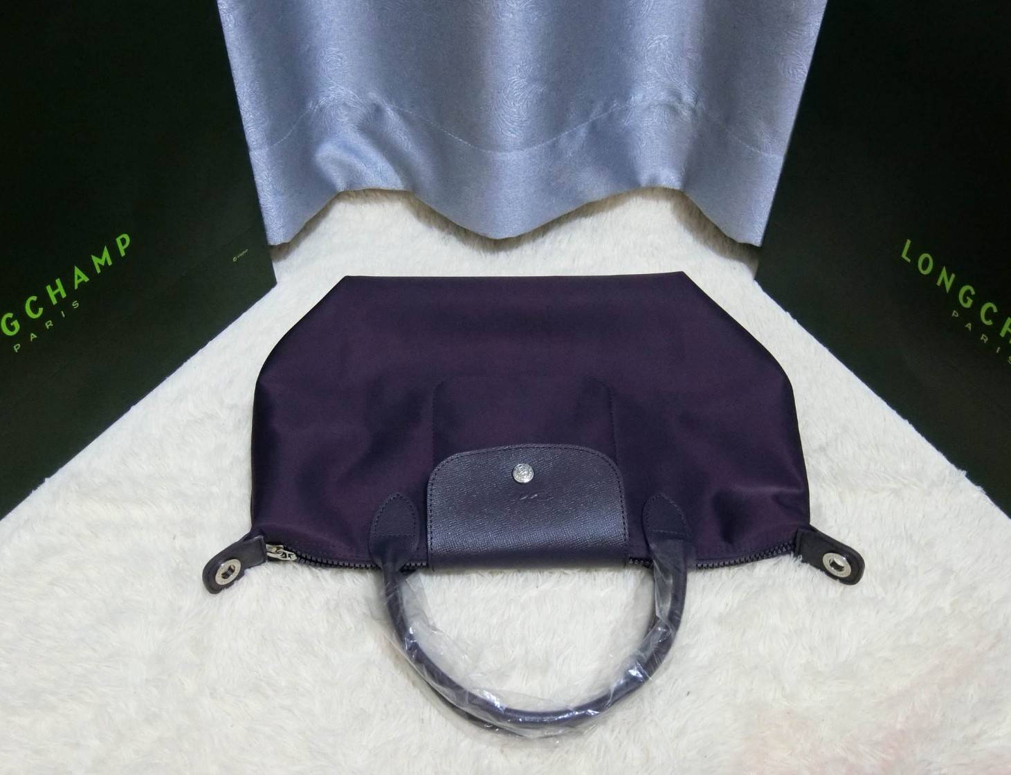 Longchamp Size S สินค้าใหม่ ของแท้!! เป็นล็อตผลิตเกินออเดอร์จากโรงงาน มาพร้อมการ์ด/ถุงผ้าแบรนด์/ถุงกระดาษแบรนด์ Size S: 25 x H. 23 x 16 cm. Color: Milberry 645 (ม่วง)