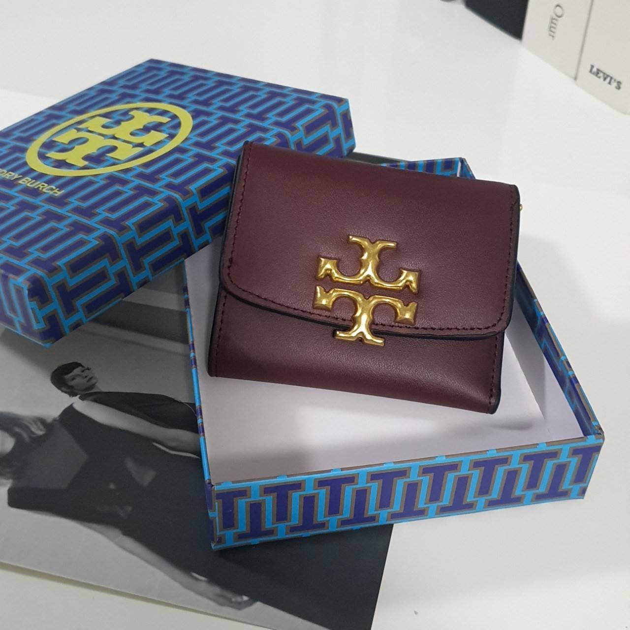 ของแท้ 💯% TORY BURCH SMALL WALLET กระเป๋าสตางค์สุดคลาสสิค ใบจิ๋วขนาดกำลังน่ารัก พกพาง่าย วัสดุหนังแท้ ประดับโบโก้ทอง