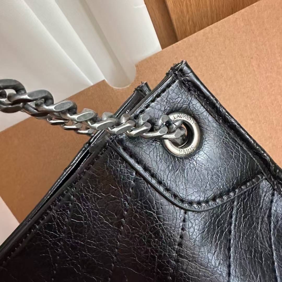 YSL Shopper Niki Tote Bag กระเป๋าสะพายทรงโท้ทใบใหญ่กำลังสวย หรูหราขั้นสุด เสิร์ฟมาให้สวยทันใช้ปีใหม่แน่นอน ใบจริงดูแพงเกินคุ้ม -- [รับตัวแทนกระเป๋า]