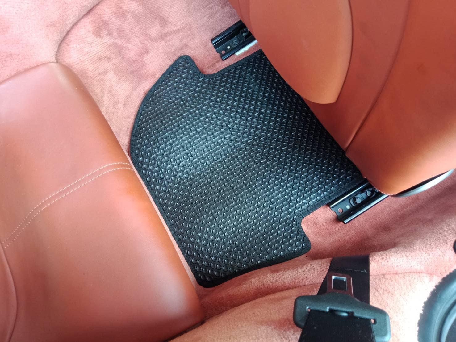 ยางปูพื้นรถยนต์ PORSCHE 911 Carrera พรมกระดุม ปอร์เช่ 911 คาร์เรร่า เข้ารูป 4ชิ้น