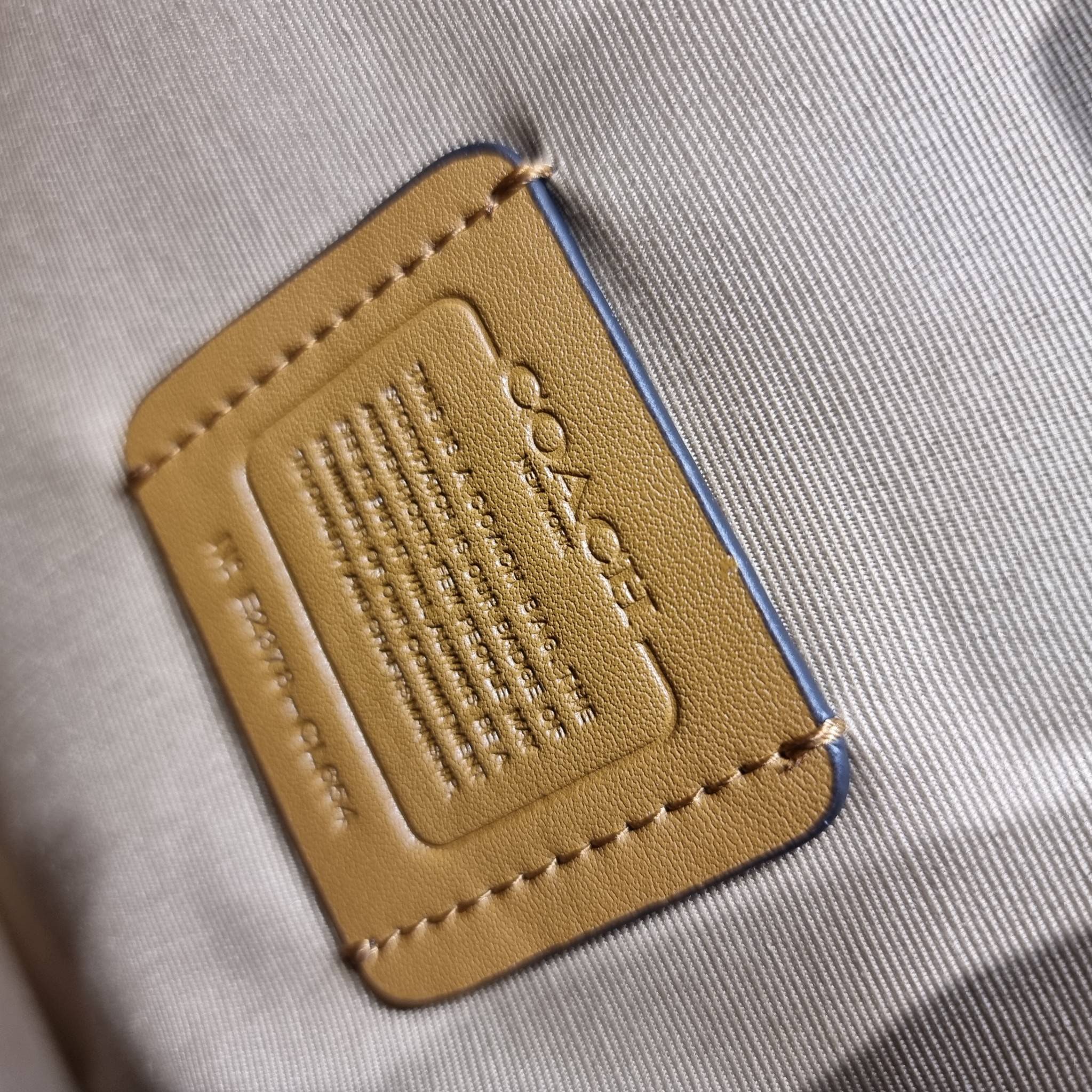 COACH NINA CARRYALL CL654 / COACH Nina Tote Bag พร้อมส่ง 2 สี กระเป๋าโท้ทสะพายไหล่ ใบใหญ่ คอลเลคชั่นใหม่ ตอบโจทย์คนที่ชอบใส่ของเยอะๆได้อย่างดี ดีไซน์รูปทรงคลาสสิค เรียบหรู