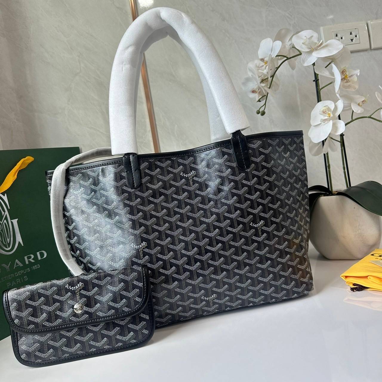 พร้อมส่ง 5 สี PM GOYARD ANJOU PM REVERSIBLE TOTE BAG / Goyard tote bag กระเป๋าทรงโท้ทใบใหญ่ เกรดไฮเอน 1:1 ใช้งานต่างประเทศได้ ภาพถ่ายจากงานขายจริง