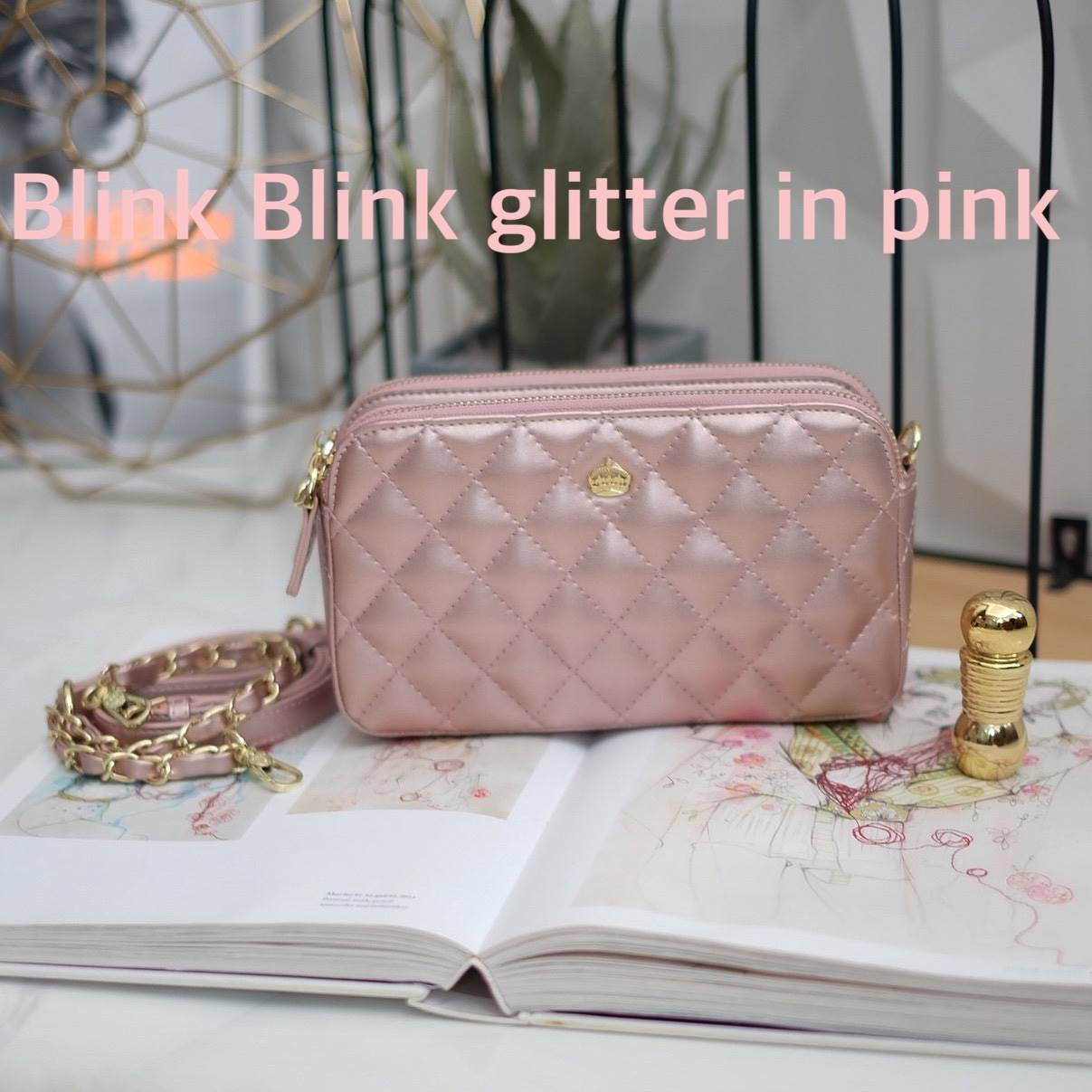 💥รุ่นขายดี มาเพิ่มแล้วค่า KEEP Carla รุ่นขายดีที่สุด ทรง น่ารักสุดๆ 💙 พร้อมสีCollection ใหม่ ‘’Blink Blink glitter ‘’ มีให้เลือกถึง 3 สี : Blink Blink glitter in Pink // Blink Blink glitter in Grey // Blink Blink glitter in Brown 👍