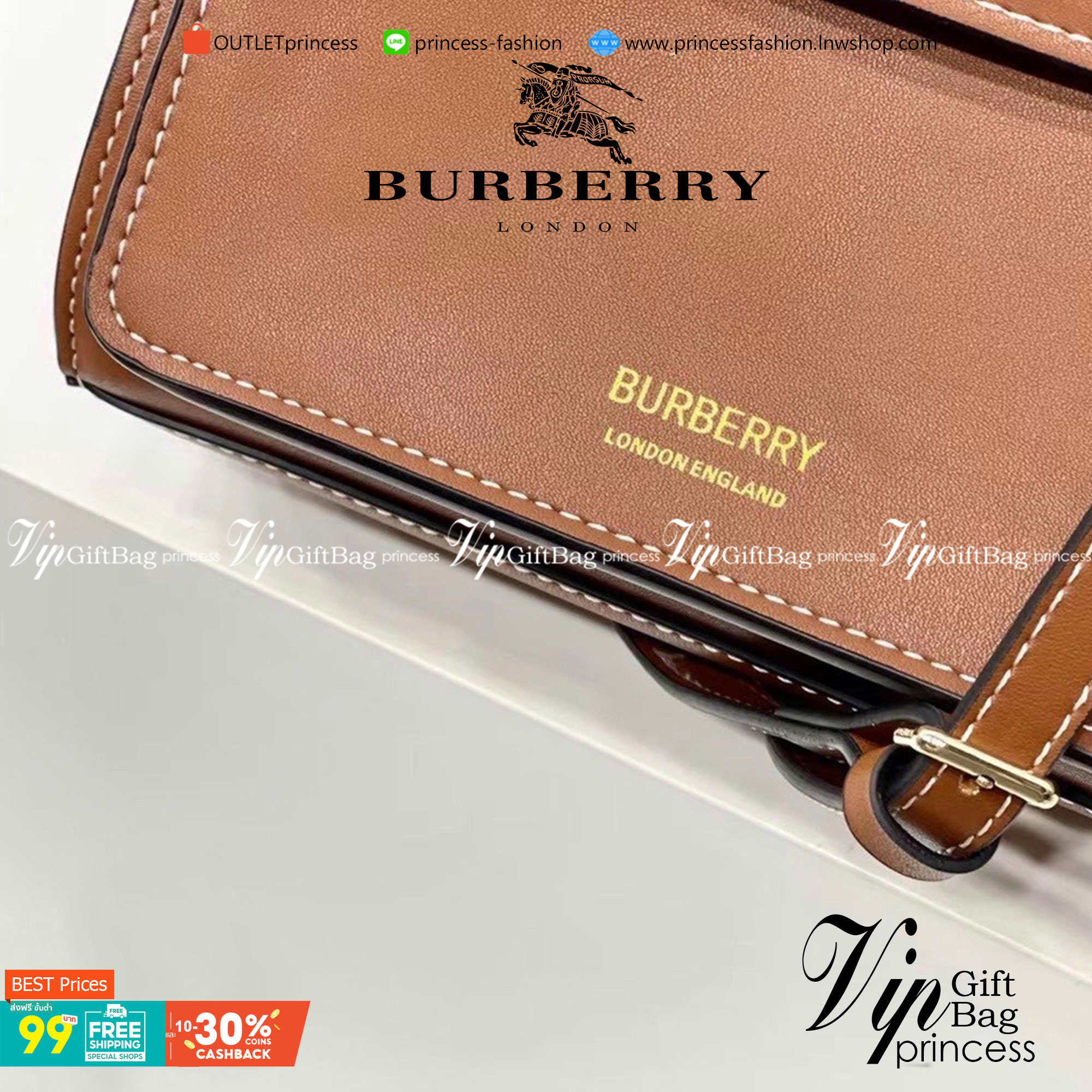 VIP 】BURBERRY FRAGRANCES CROSSBODY BAG VIP GIFT WITH PURCHASE (GWP) พรีเมี่ยมกิ๊ฟ Limited Edition ใหม่ล่าสุดจาก BURBERRY PERFUME วัสดุหนังแท้ Calf Skin ทรงเหลี่ยม ดีไซน์สวยหรูอยู่ทรง ด้านหน้ามีช่องใส่ของ ภายในโล่งกว้าง มีช่องซิปแบรนด์ สามารถใส่กระเป๋าสตาง