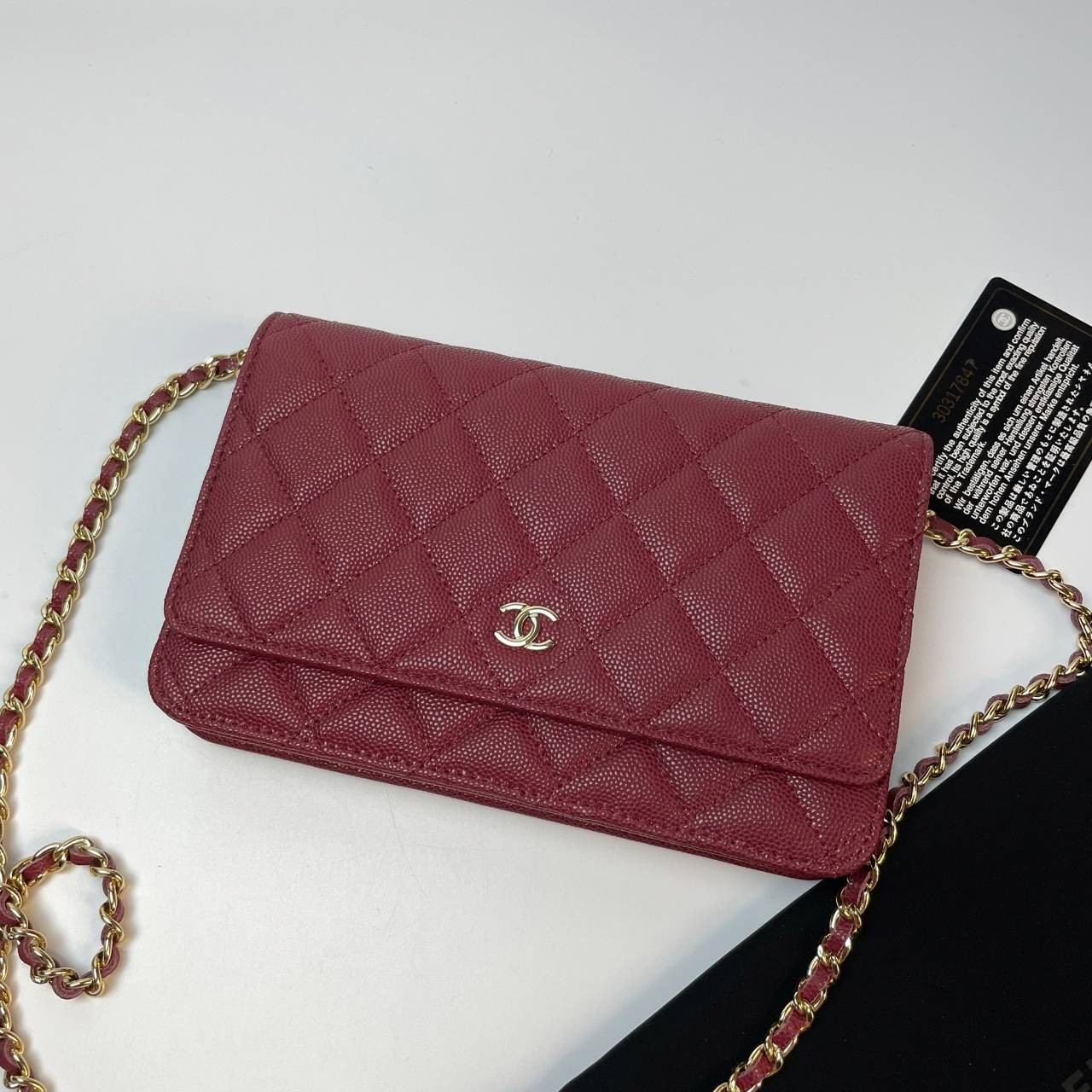 VIP 】หนังแท้ CHANEL WOC style โทนสีพาสเทล กระเป๋าสะพายทรงสวยตลอดกาล วัสดุหนังลายคาเวียร์ เนื้อนุ่ม อยู่ทรงคุณภาพดีตามแบบฉบับของแบรนด์ น้ำหนักเบา ด้านหน้ามีโลโก้แบรนด์อะไหล่หรู มีช่องใส่บัตร ใส่ของจุกจิก เปิดปิดด้วยฝาปิดกระดุม ซับในหนัง ตัวจริงสวยมากๆถูกใจ