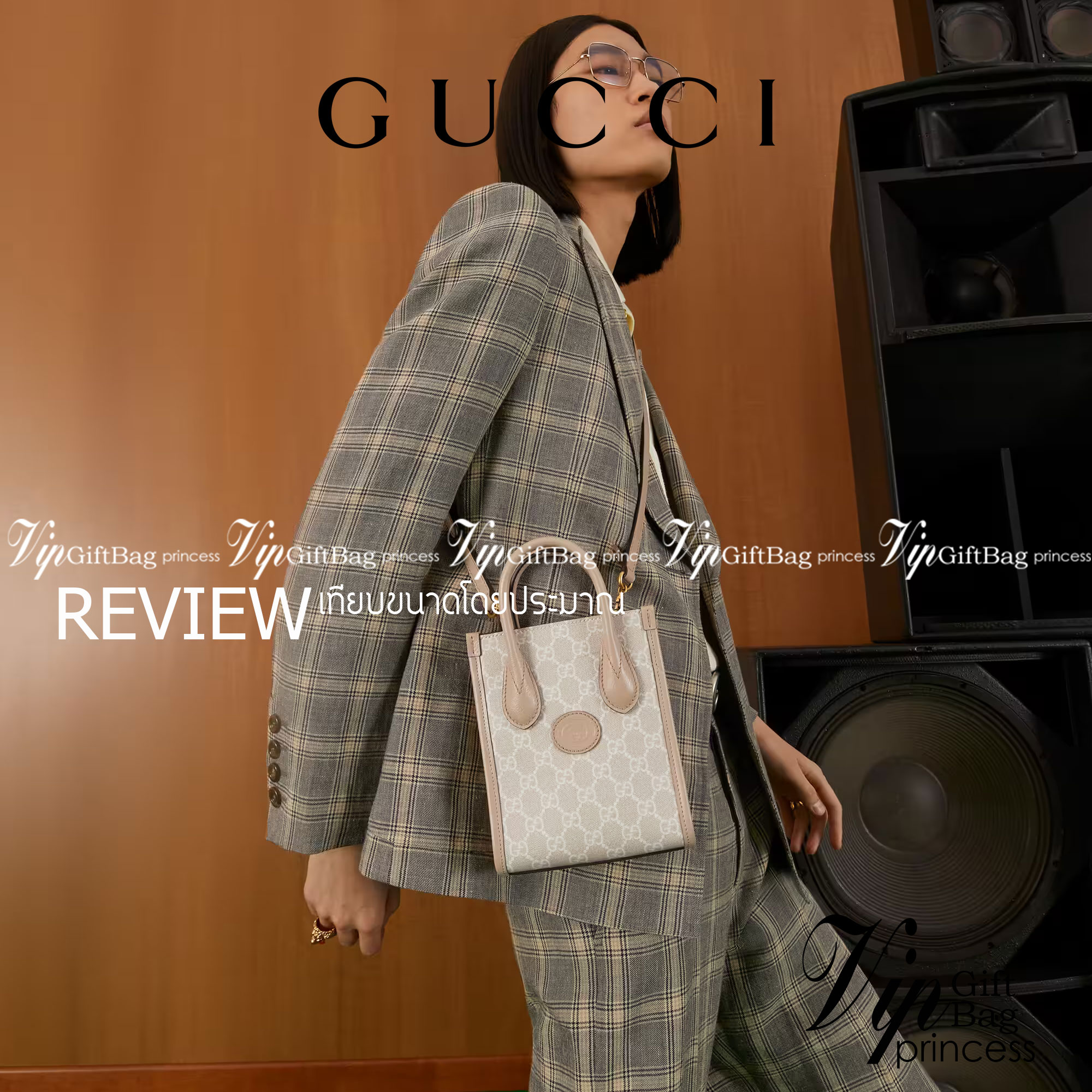 หนังแท้ GUCCI Mini tote bag with Interlocking G พร้อมส่งที่ไทย Beige and white GG Supreme canvas เกรดออริจินอล ภาพสินค้าถ่ายจากงานขายจริง ใช้งานต่างประเทศได้ The mini tote bag is complete with an oatmeal leather trim and an Interlocking G tag.