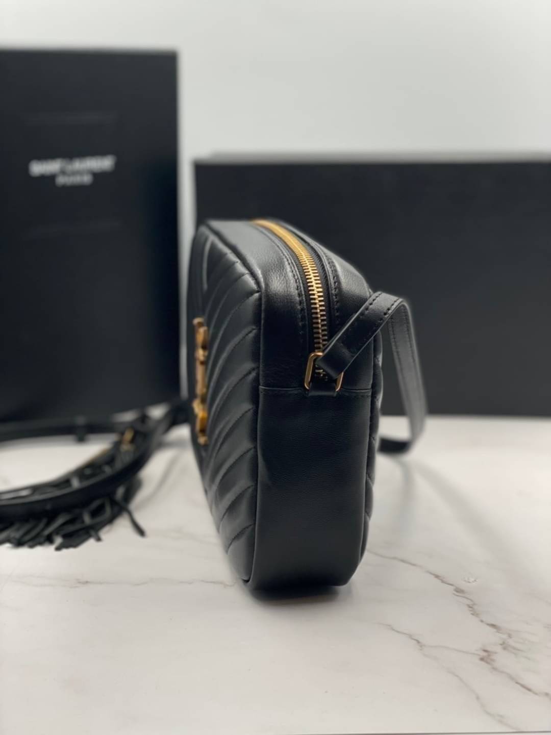 VIP 】หนังแท้ YSL SAINT LAURENT Lou Medium Monogram YSL Calf Crossbody Bag