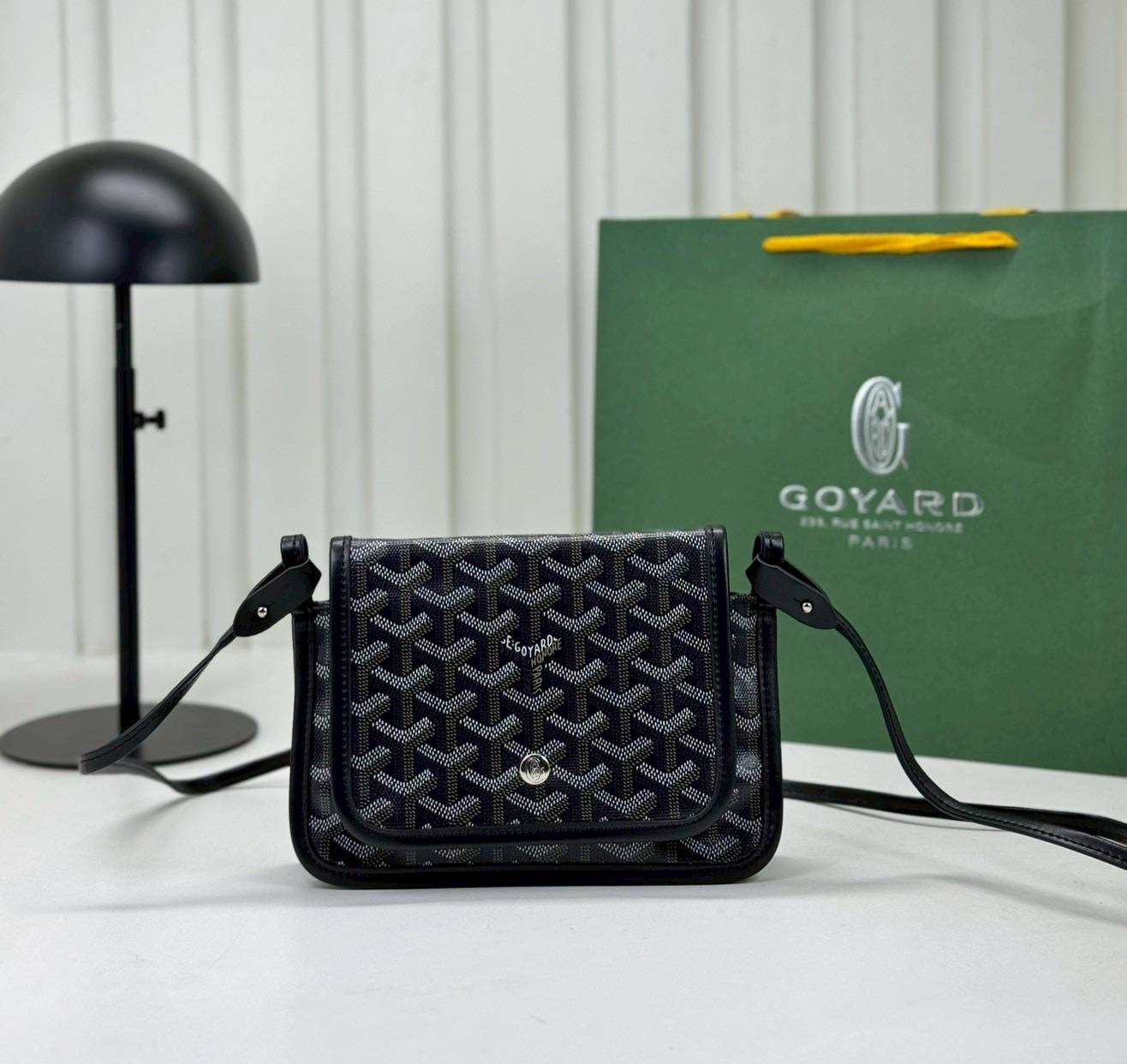 10 สี ORI หนังแท้ | GOYARD Plumet pouch-wallet กระเป๋าสะพายใบเล็กกะทัดรัด ดีไซน์กระเป๋าสตางค์ Plumet ดีไซน์มาพร้อมช่องใส่เหรียญ ธนบัตร และบัตรต่างๆ สามารถสะพายไหล่เป็นกระเป๋าสะพายข้างได้เหมือนกระเป๋าใบเล็ก