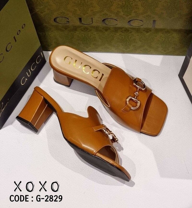 Gucci Mid Heel รองเท้าส้นกลาง 3 นิ้ว งานสวม สวย เก๋ วัสดุหนัง PU ทรงเปิด ด้านบนติดอะไหล่สีทอง ส้นแท่ง ยื่น เดิน ใช้งานง่าย น้ำหนักเบา แมทส์ชุดง่าย