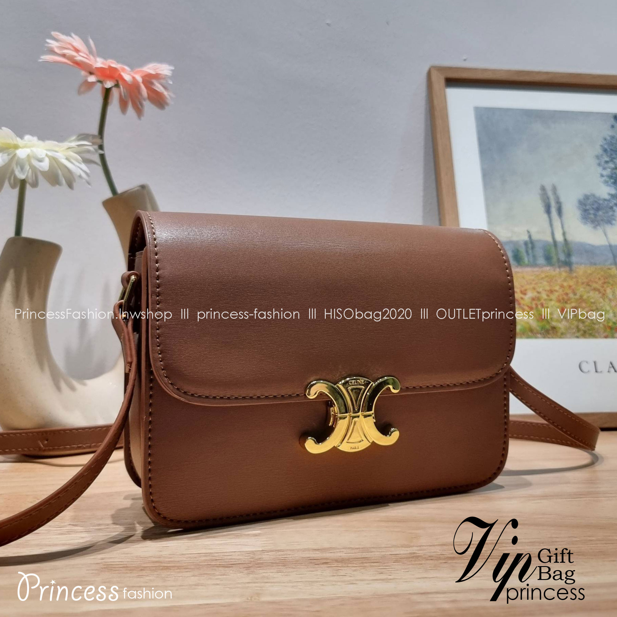 CELINE CLASSIQUE TRIOMPHE BAG IN SHINY CALFSKIN ไอเท็มสุดคลาสสิค ที่ขาดไม่ได้ กระเป๋าสะพายทรงสวยคลาสสิค แฝงความผู้ดี ที่ใช้ได้ทั้งชายหญิง