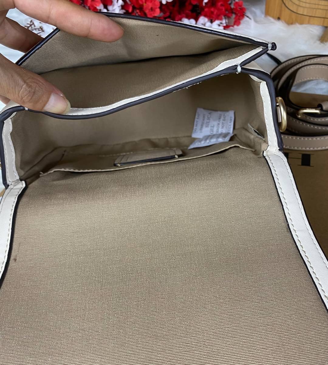 OUTLET 】COACH SADDLE BAG WITH HORSE AND CARRIAGE DOT PRINT (COACH C4059) กระเป๋าสะพายข้าง ลายม้าและรถลาก item ใหม่ที่สาวๆต้องมีนาทีนี้ห้ามพลาด รูปทรงโค้งมน วัสดุ พีวีซี ผ้าใบเคลือบพิมพ์ลายเป็นหนังเรียบ ทนทานและกันคราบสกปรกทั้งสี่ด้านเป็นหนังคุ้มสุดๆ ภายใน