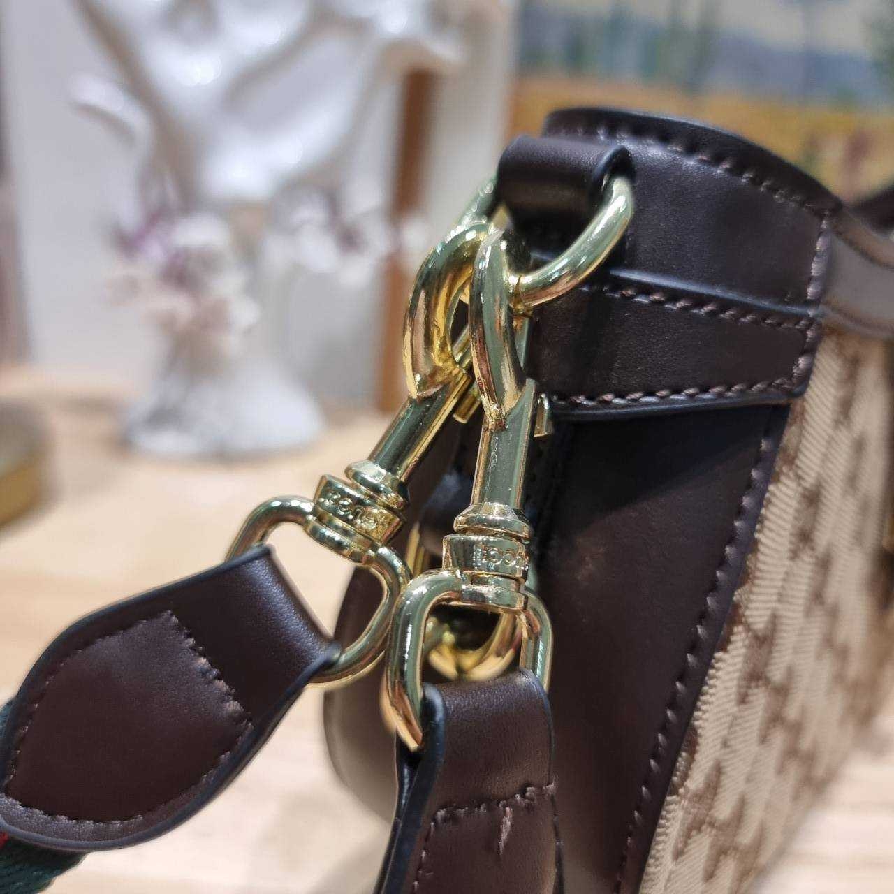 Gucci moon side mini shoulder bag สวยย้อนยุค y2k กำลังมาแรง กับอีกหนึ่งไอเท็มสุดจึ้ง ด้วยขนาดที่กำลังพอดี ดีไซน์คลาสสิคลัคชู ดูผู้ดี สวยแบบน้อยแต่มาก