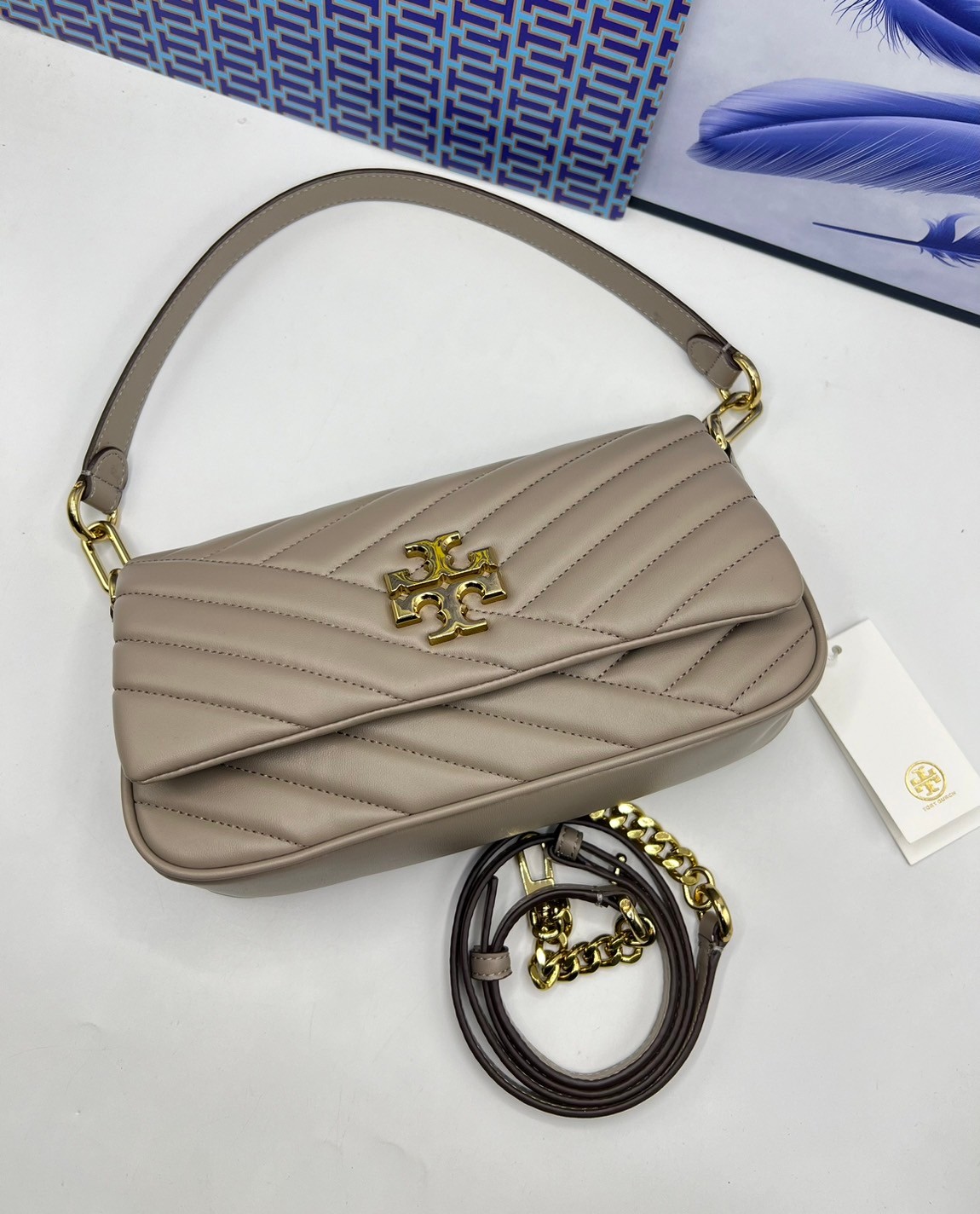 Tory Burch Kira Chevron Flap Small Shoulder Bag กระเป๋าสะพายดีไซน์รูปทรงคลาสสิค ดูผู้ดีหรูหรา เกรดออริ สลับแท้ 1:1 ใช้งานต่างประเทศได้