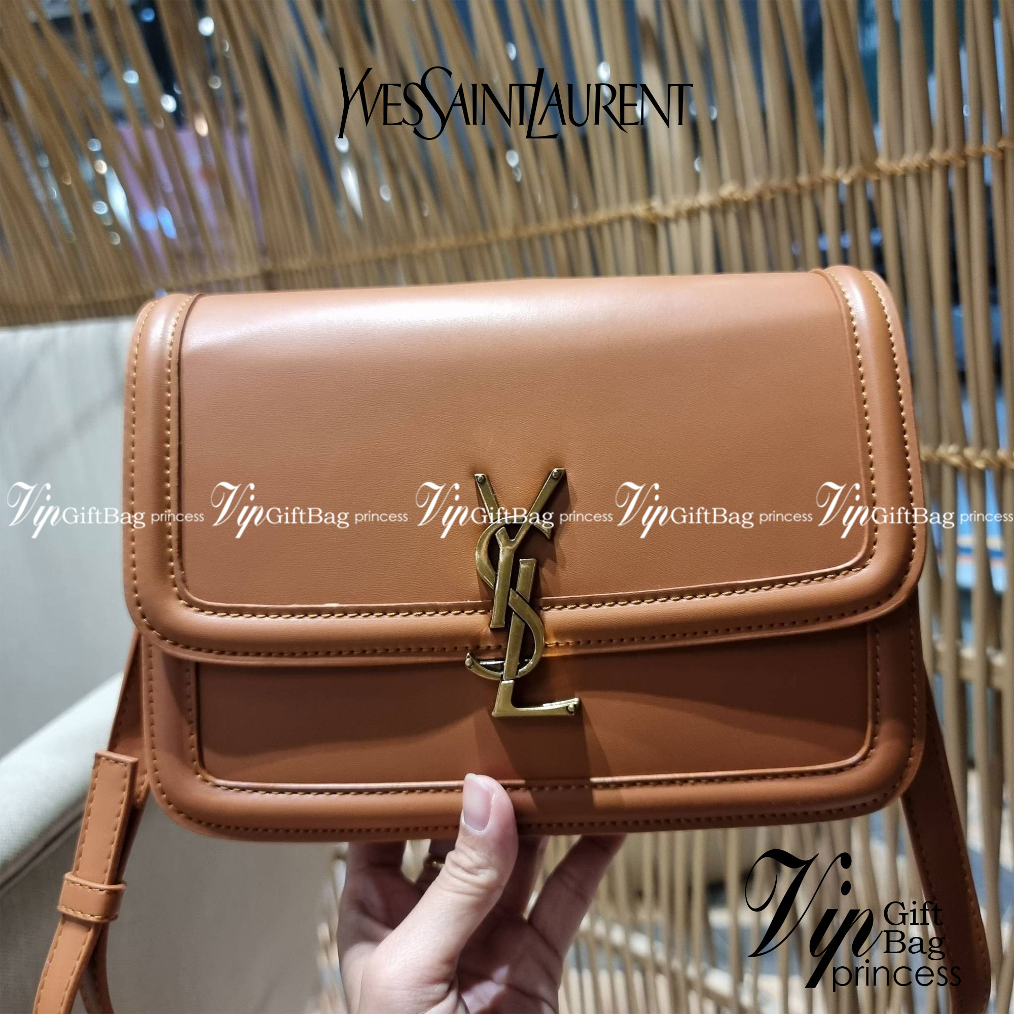 YSL SOLFERINO SATCHEL LEATHER / Yves Saint laurent crossbody bag กระเป๋าสะพายข้าง โลโก้โดดเด่น ดีเทลดูแพงด้วยตัวล็อค ใช้งานง่าย แน่นหนา วัสดุหนังแท้เต็มใบ ภายในเป็นช่องโล่ง ใส่ของสำคัญได้เลยสบายๆ สายสะพายครอส ปรับใช้ได้ตามตัว ใบจริงสวยคม ราคาสุดคุ้มพร้อม 