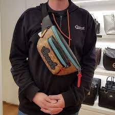 COACH F72931 TERRAIN BELT BAG IN SIGNATURE CANVAS กระเป๋าคาดอกสุดเท่ ขนาดพอเหมาะ ใช้แล้วเท่สุดๆไปเลย ภายในกว้าง เปิดปิดด้วยซิป