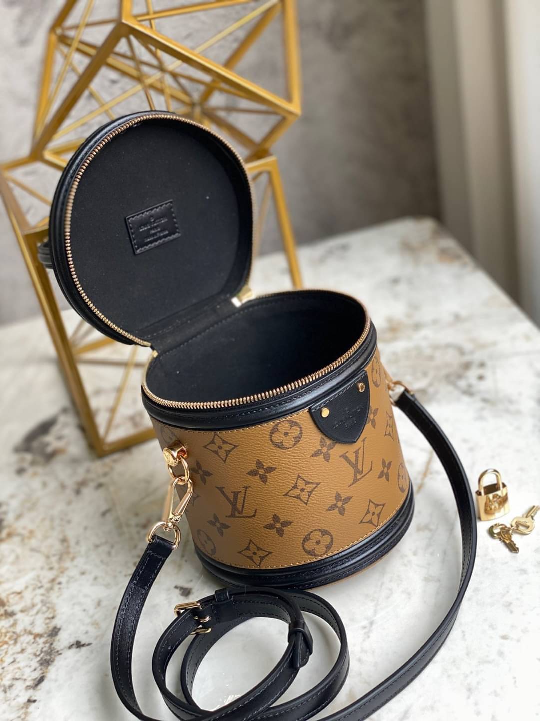 LV Cannes Monogram Reverse Canvas / LV Bucket Bag เกรดใช้งานสลับใบจริงได้ เทพออริจินอล เนื้องานสวยงาม หนังแท้ ภาพสินค้าถ่ายจากงานขายจริงใช้งานต่างประเทศได้