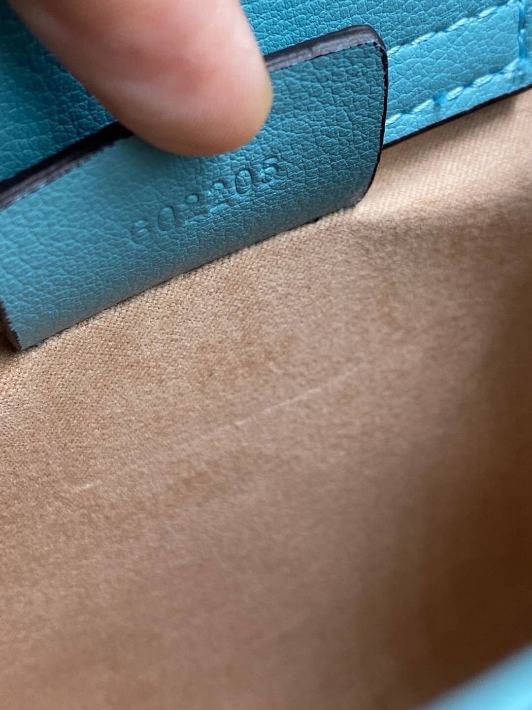 VIP GIFT 】หนังแท้ GUCCI Diana mini tote bag กระเป๋างานหูไม้ไผ่สุดคลาสสิก ดีไซน์มาใหม่พร้อมเข็ดขัดหนังสีสะท้อนแสงประดับตรงหูกระเป๋า ขนาดมินิกำลังน่ารักเลยค่ะ วัสดุหนังแท้ อะไหล่ทอง งานสวยตั้งอยู่ทรง มีสายสะพายยาว 1เส้น สามารถปรับระดับได้-ถอดได้ งานเก๋ไก๋ที