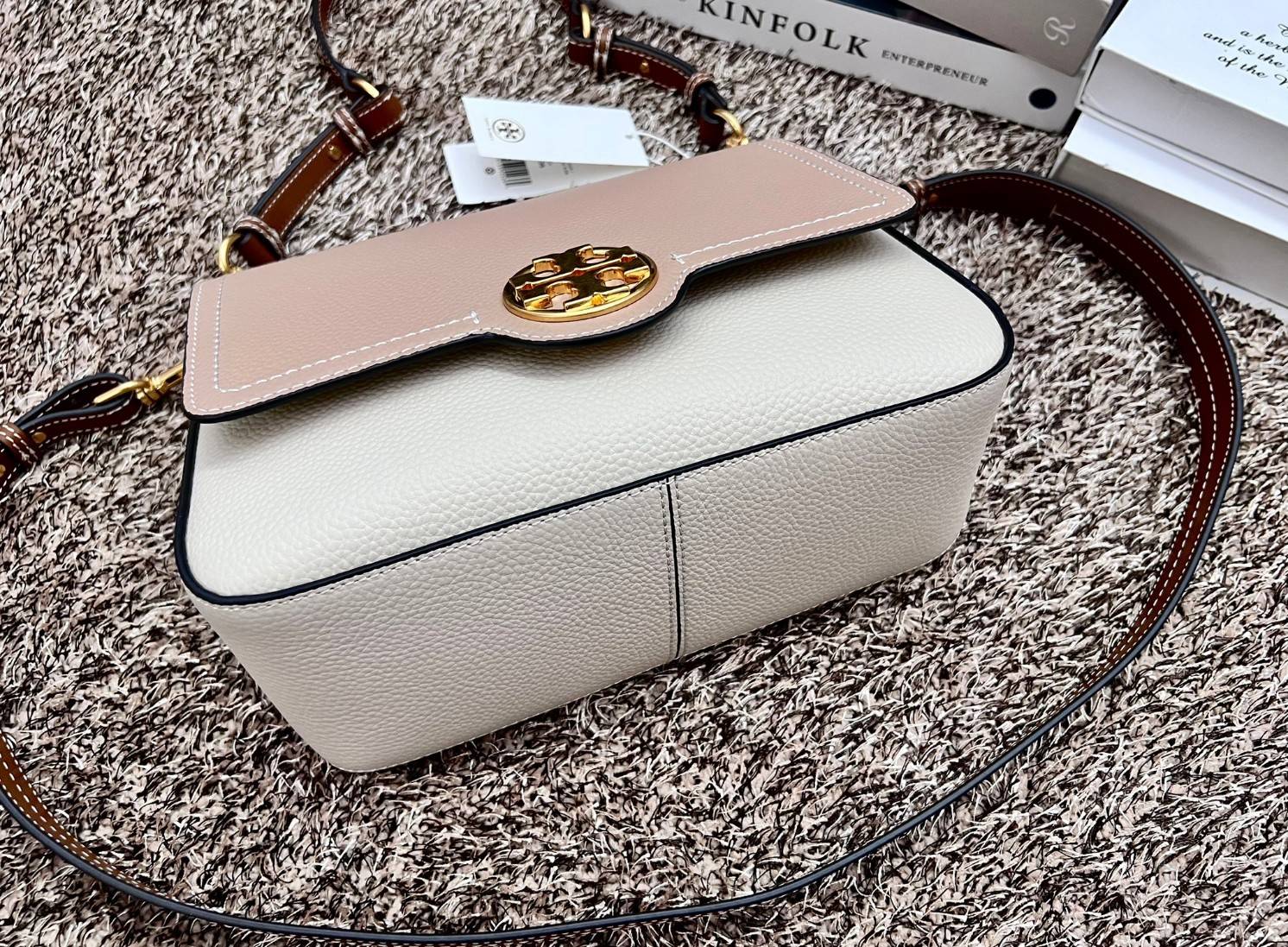 พร้อมส่ง 2 สี TORY BURCH FELIX CONVERTIBLE SHOULDER BAG กระเป๋าสะพาย เกรดท็อปออริ เกรดดีสุด สลับแท้ 1:1 ใช้ต่างประเทศได้