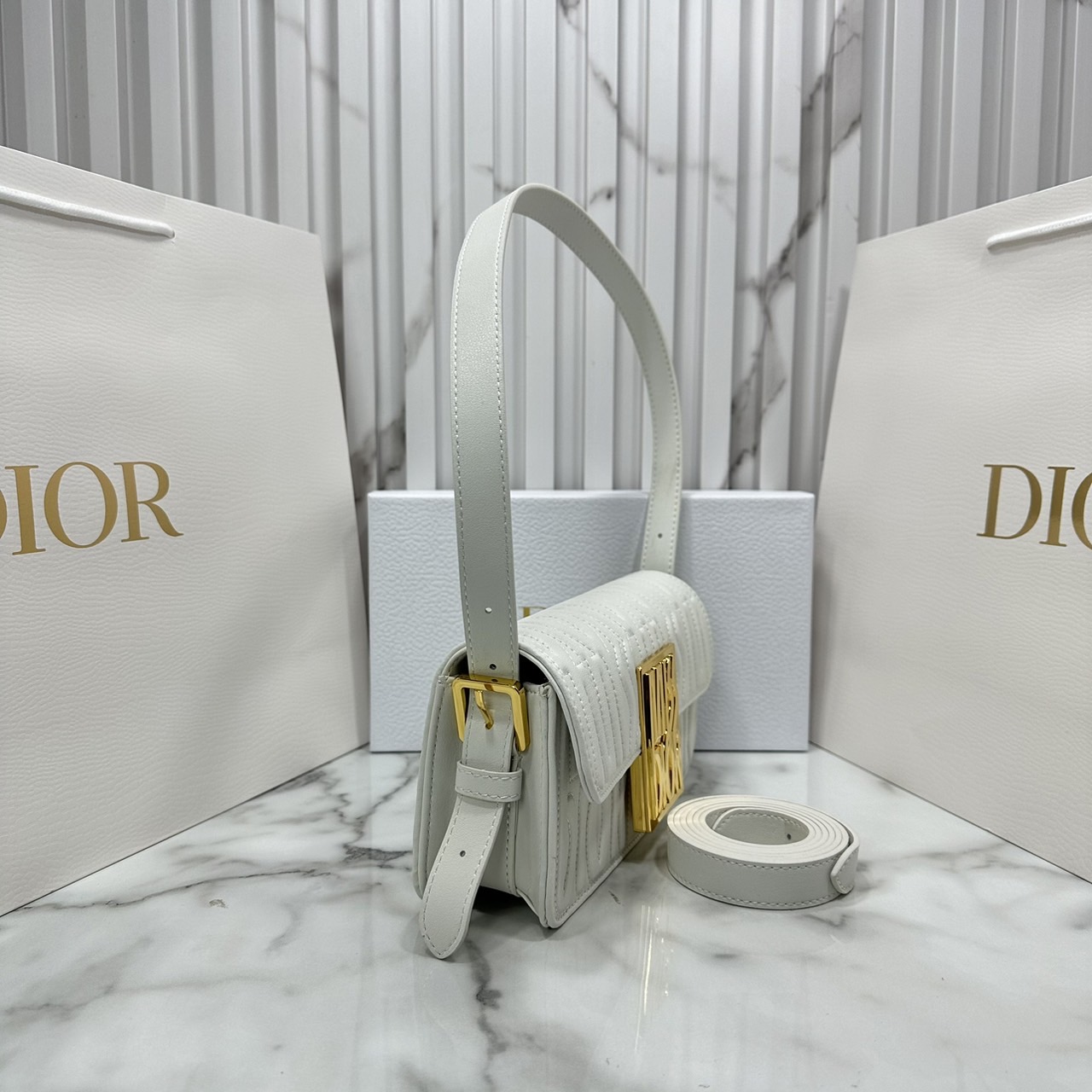 8.5" DIOR Miss Dior Flap Bag / Dior Clutch Bag / Pale Quilted Miss Dior Allover Leather กระเป๋าสะพายไหล่รุ่นใหม่ล่าสุด สง่างามทันสมัย เกรดออริ 1:1