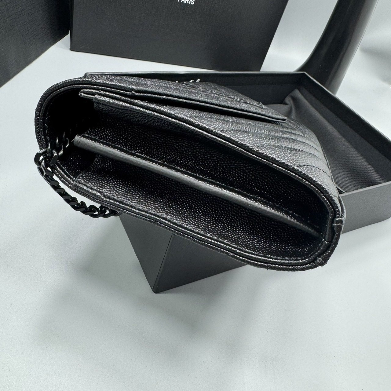 YSL Woc 9 Wallet on chain / YSL Clutch Bag 9" กระเป๋าสะพายรุ่นยอดนิยม เกรดหนังคาเวียร์สวยเต็มใบ เกรดออริ 1:1 ใช้งานต่างประเทศได้