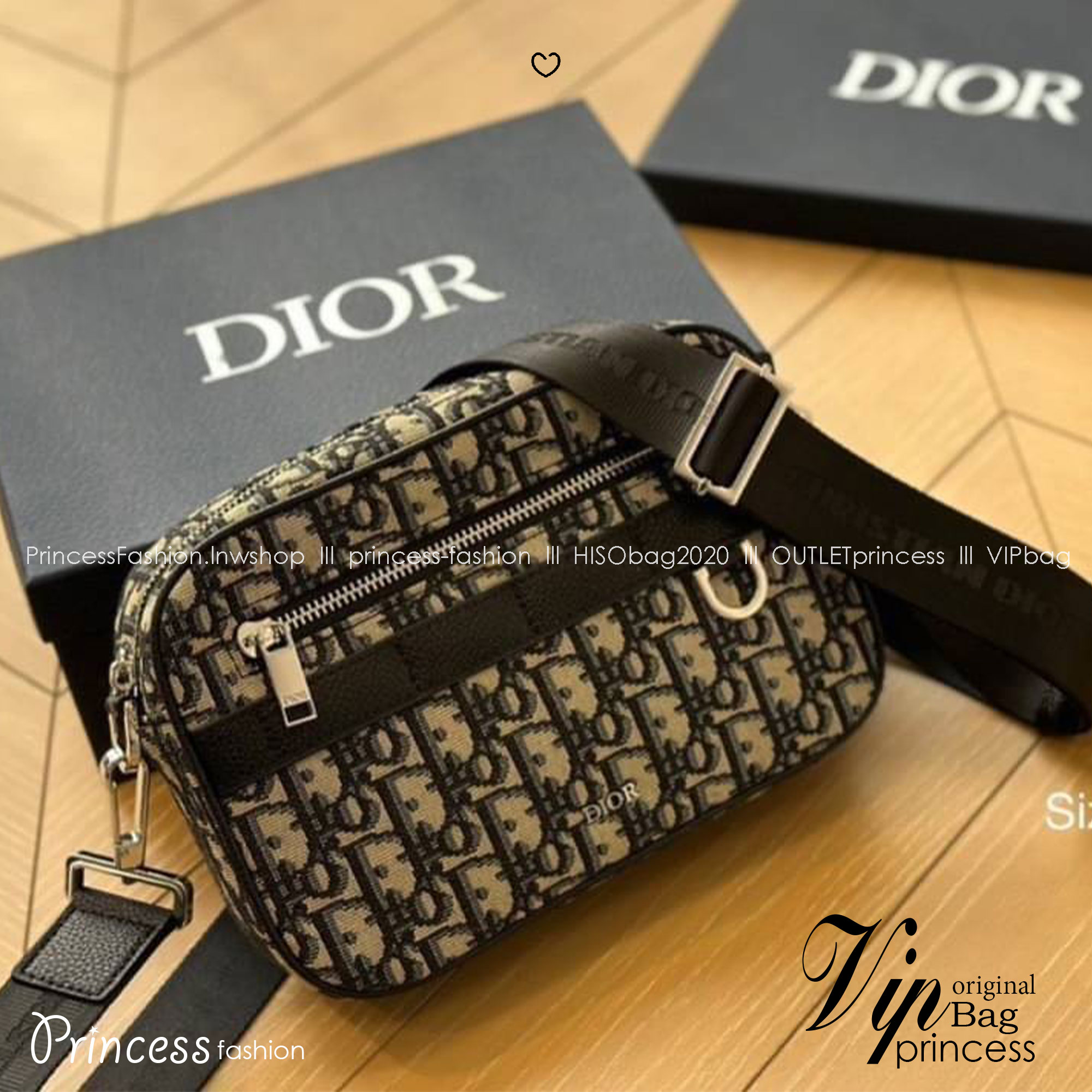 DIOR Safari bag with shoulder strap กระเป๋าสะพายทรงแมสเซ็นเจอร์ สวยหรูเป็นเอกลักษณ์ สุดฮอตที่ดีไซน์รูปแบบขนาดใบกำลังดี ไอเท็มใหม่ที่สามารถใช้ได้ everyday รีบจัดก่อนใครได้เลย!
