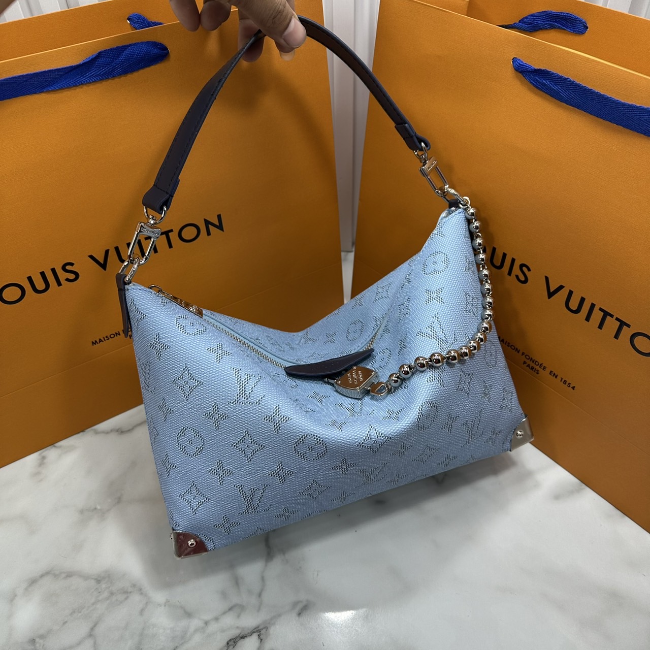 ORI หนังแท้ | LV Bobo Trunk bag Monogram Heritage Canvas / LV Hobob Bag กระเป๋าถือ กระเป๋าสะพายทรงโฮโบ ไอเท็มใหม่ล่าสุดจากตระกูล Trunk รังสรรค์จาก Monogram Heritage แคนวาส มุมกระเป๋าที่ได้แรงบันดาลใจจากทรังก์