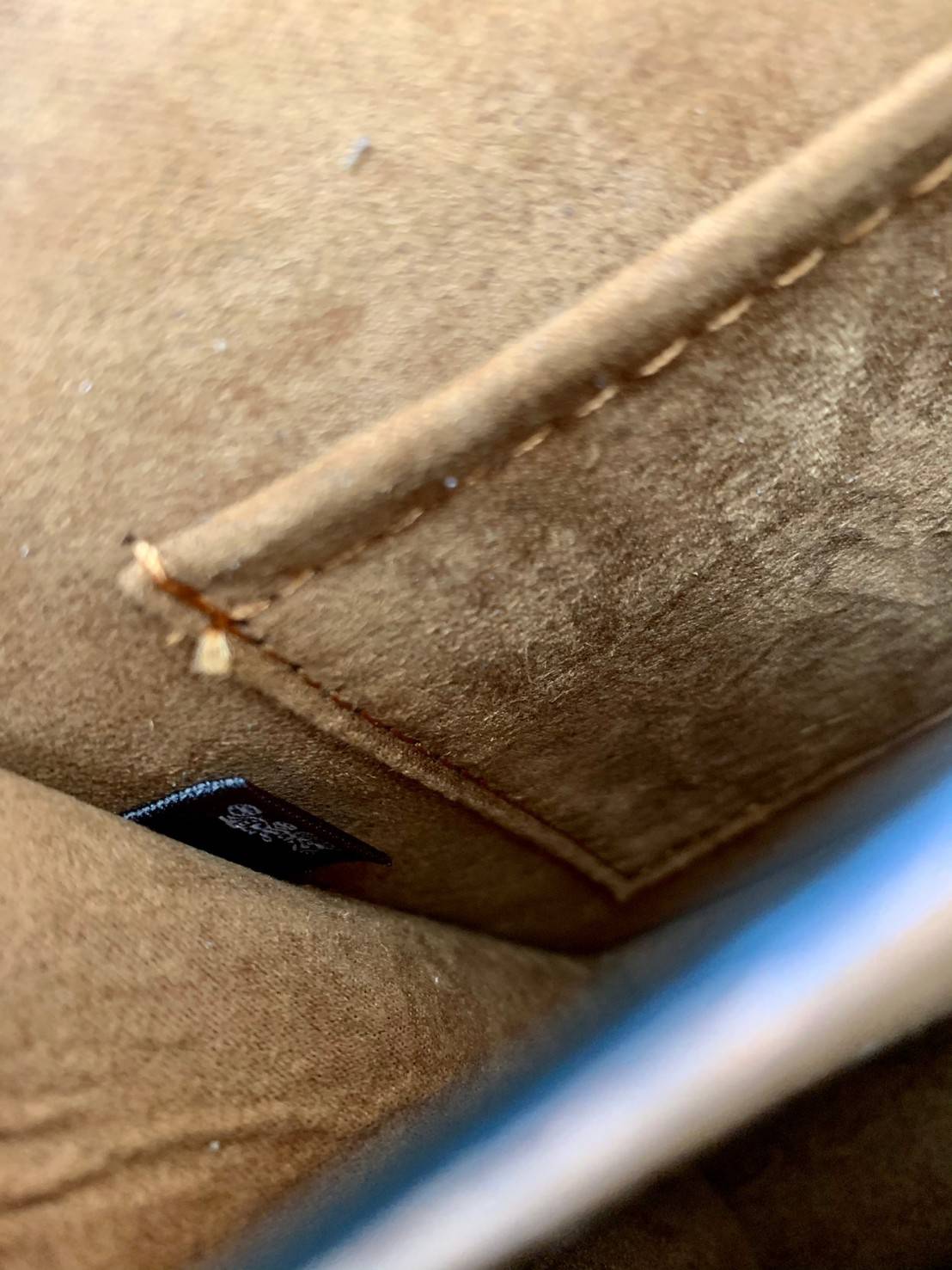 พร้อมส่งถึง8สี ห้ามพลาดค่ะ! COACH KLARE CROSSBODY BAG ((91019//91174//90400//1424//90635)) พร้อมส่งที่ไทย กระเป๋าสะพายครอสบอดี้ร์หรือสามารถทบเป็นสายคู่คล้องไหล่ได้ด้วยค่ะ หนังแท้ แต่ละสีทำลายหนังได้สวยงามแตกต่างกันออกไปนะคะ ✔️ห้อยด้วยป้ายแบรนด์แบบโ